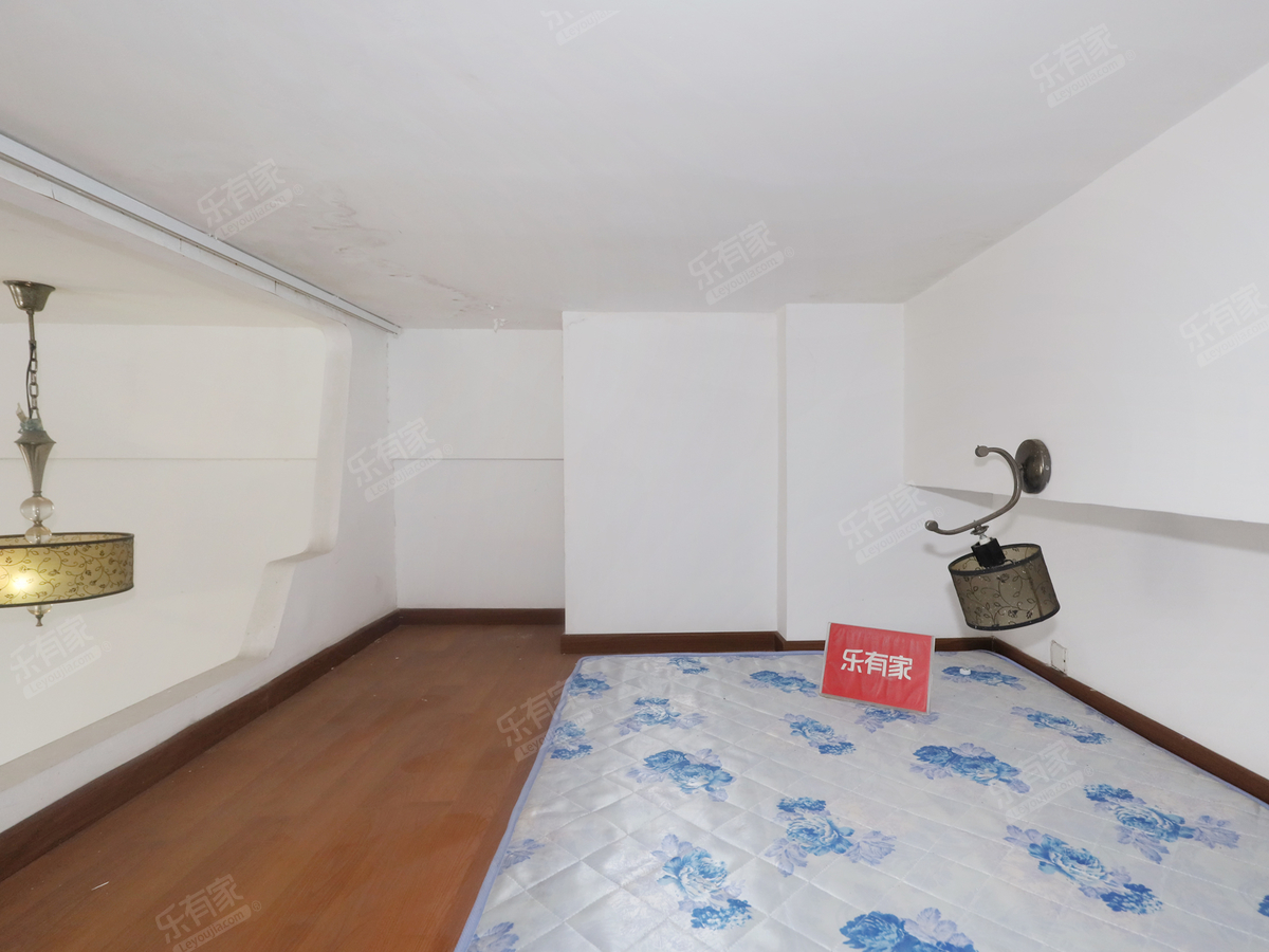 中珠水晶堡 1房1厅1卫 57.09㎡