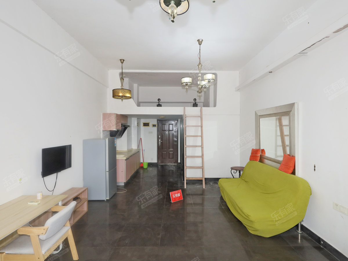 中珠水晶堡 1房1厅1卫 57.09㎡