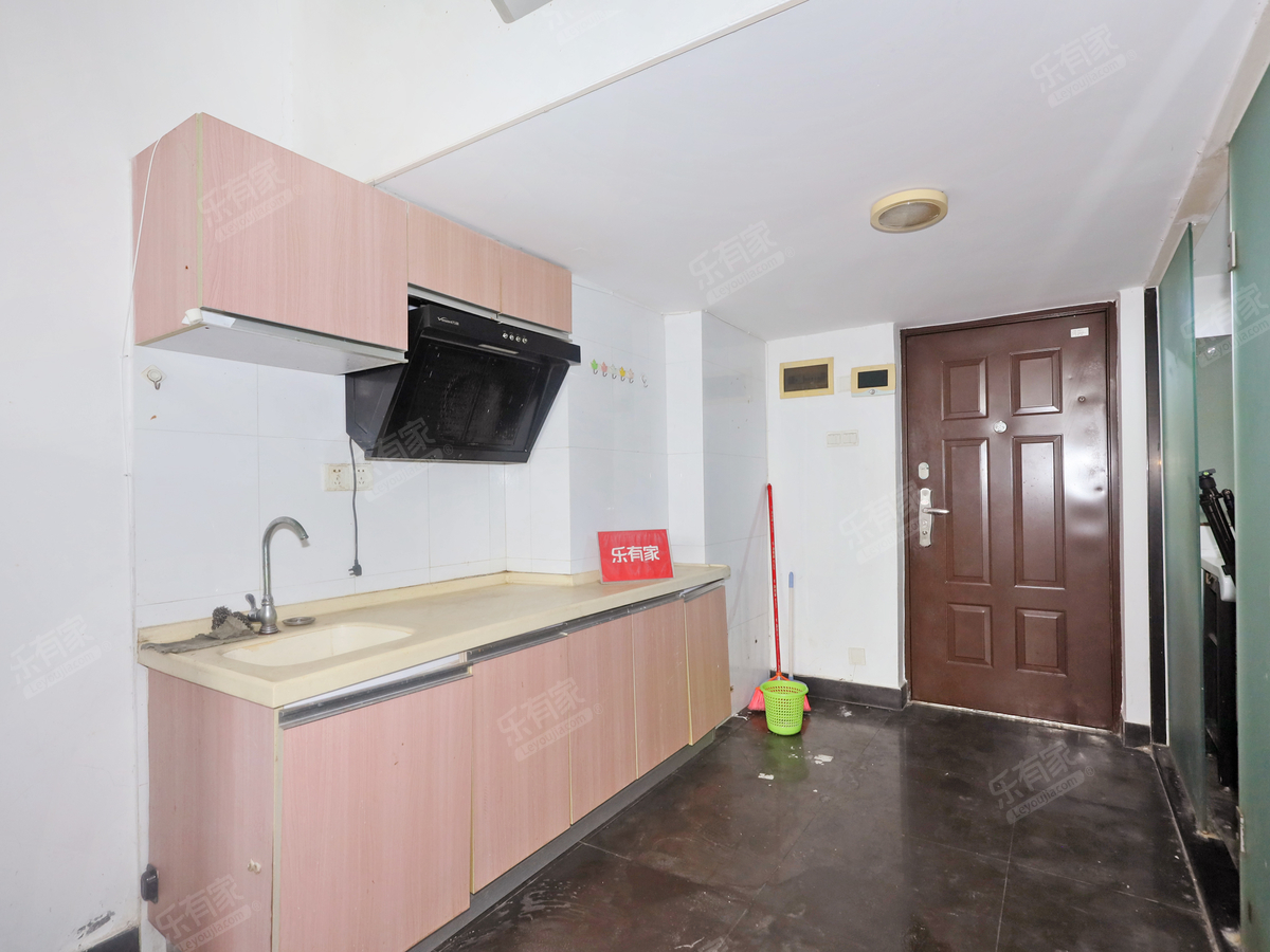 中珠水晶堡 1房1厅1卫 57.09㎡