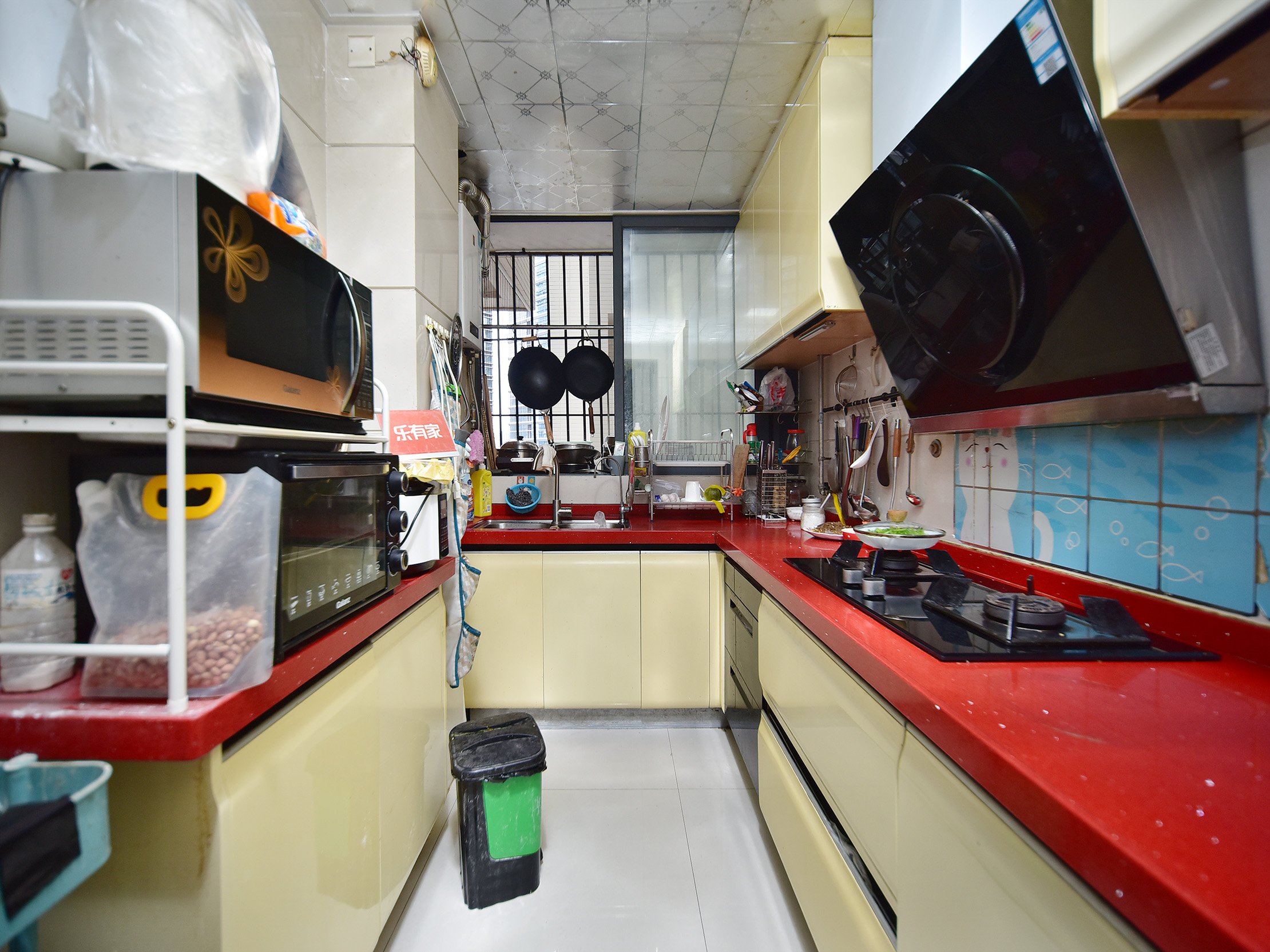 阳光海湾花园南向精装三房，方正户型，拎包入住，生活便利！