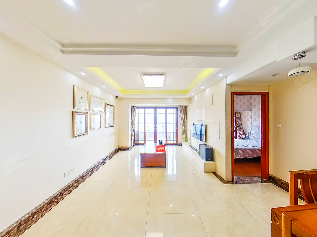 地铁口精装3房业主诚心出售-深圳芷峪澜湾花园二手房