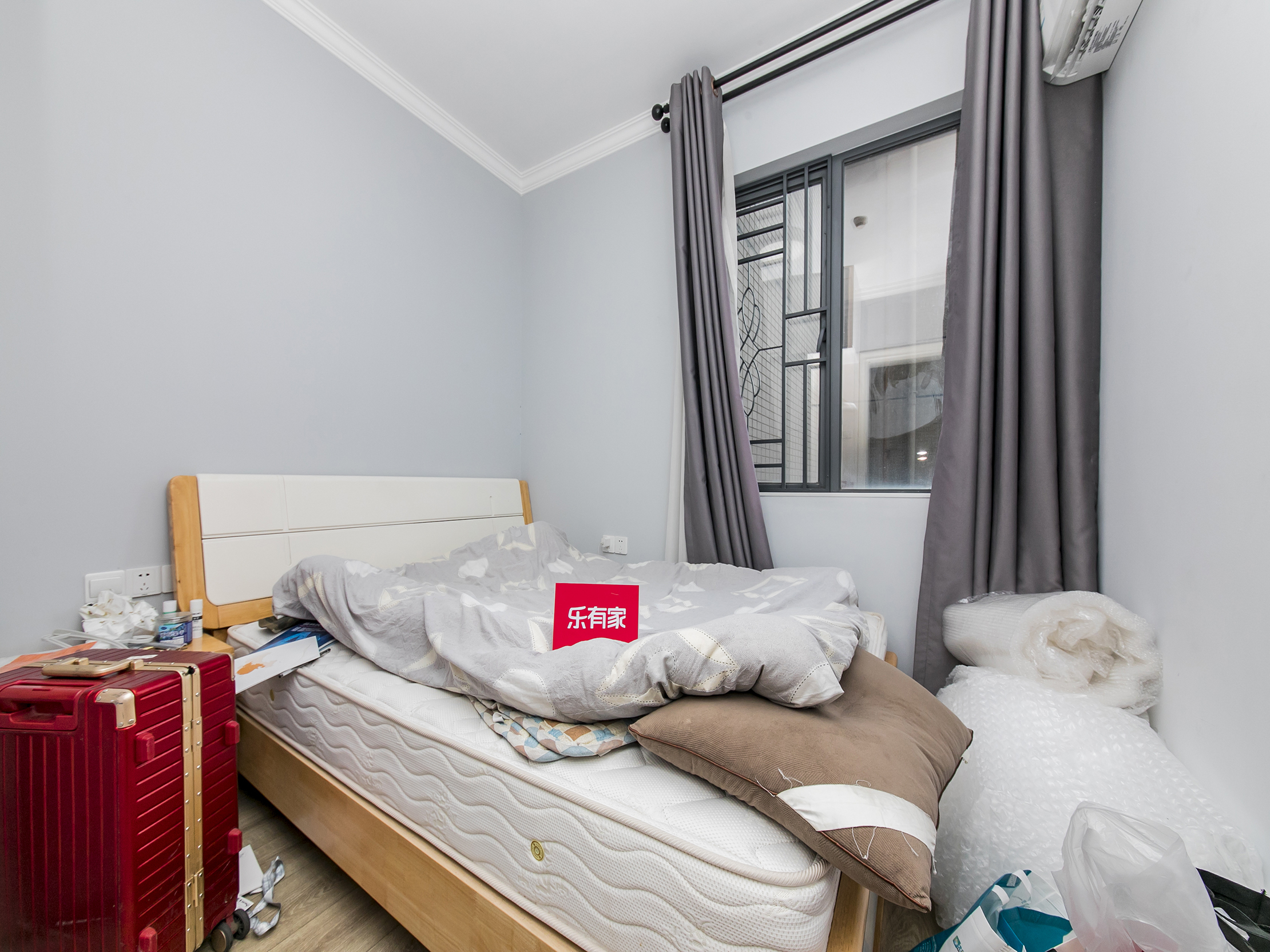 鸿荣源壹成5区花园南北豪装4室、产权优质业主急卖