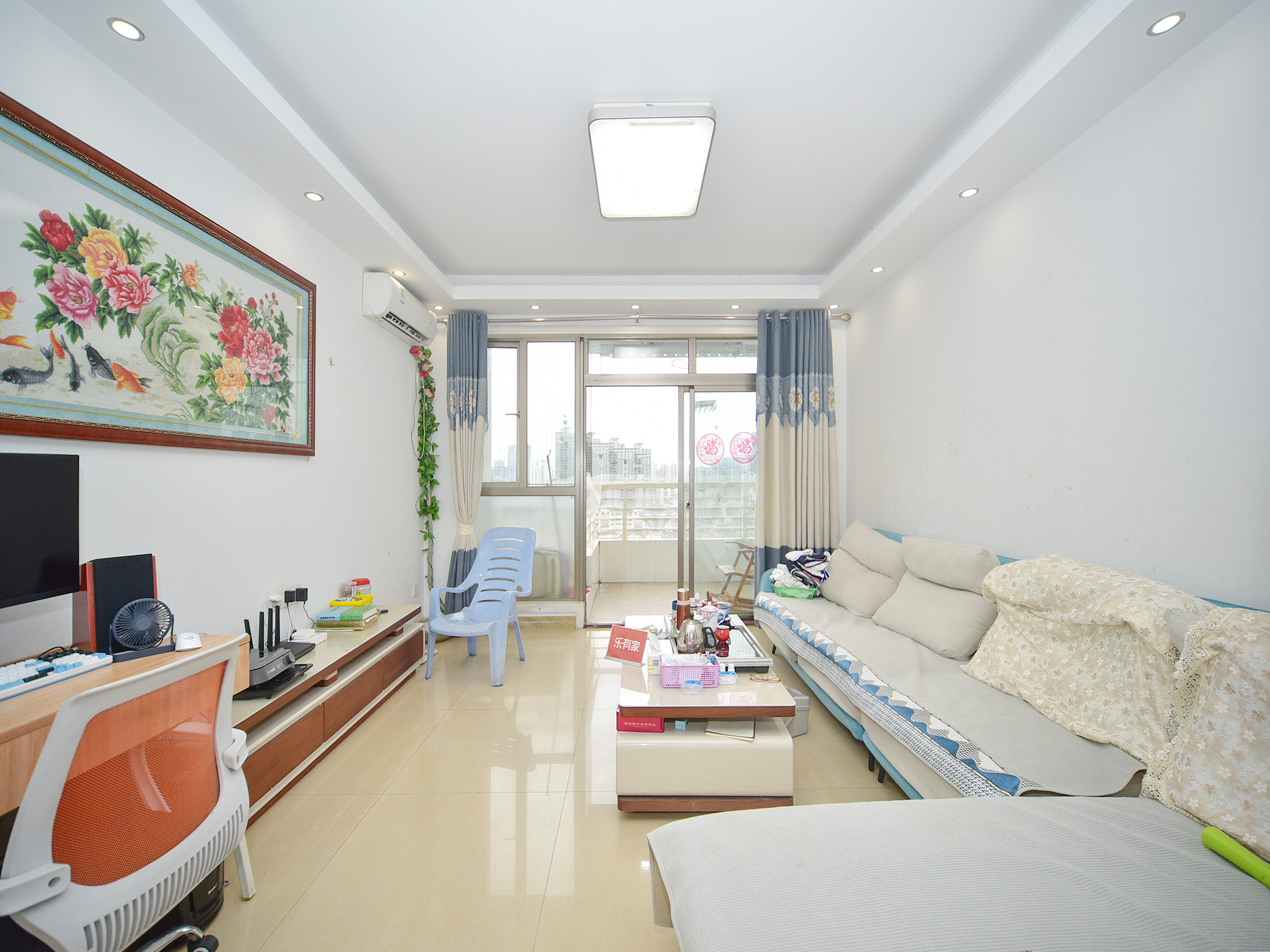 宝安体育馆正对面，电梯大4房-深圳石鸿融景园租房