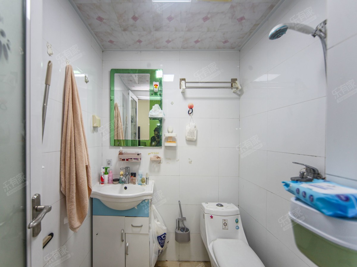 雷圳碧榕湾海景花园厕所-1