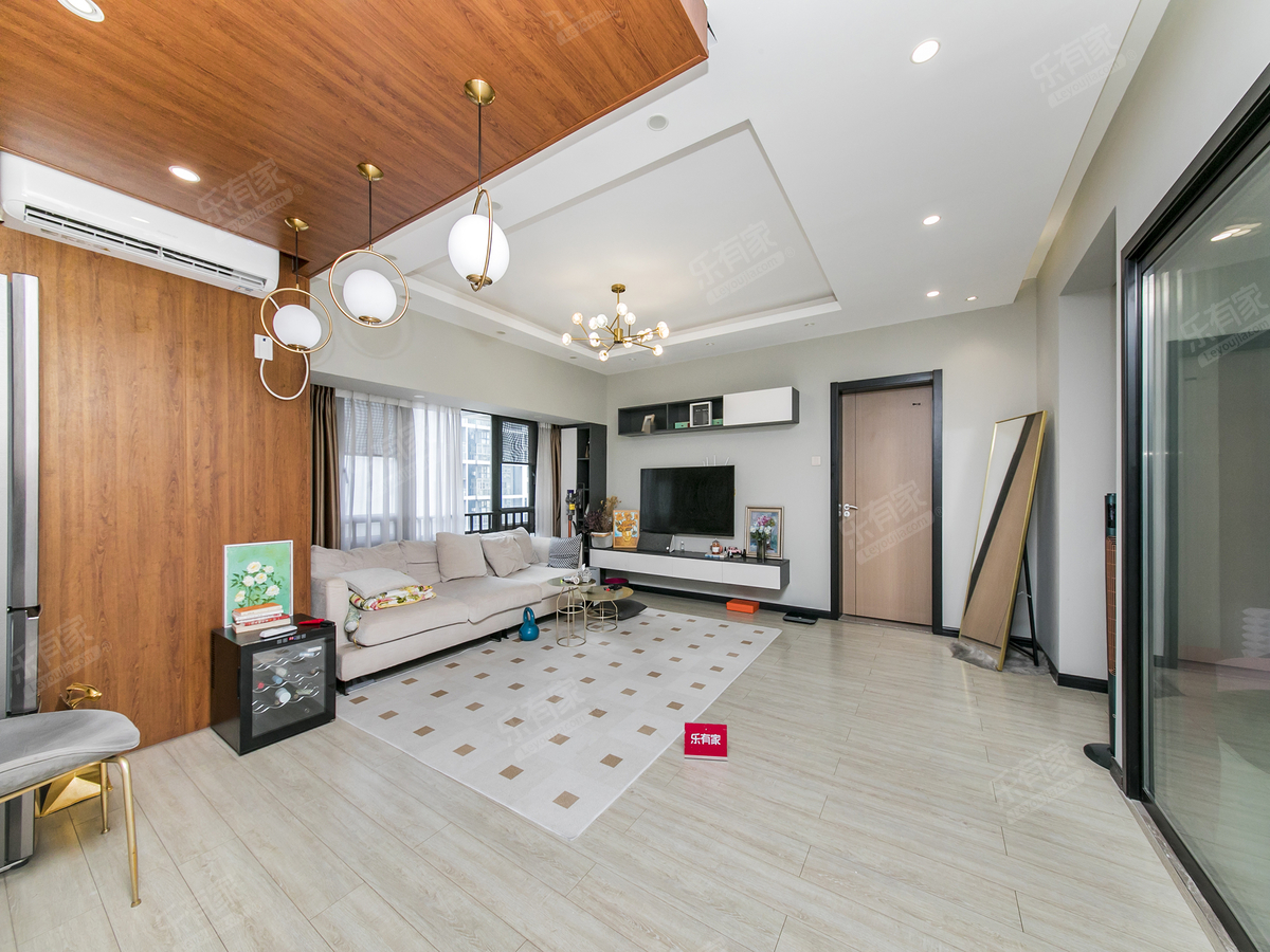 汇隆商务南精装2室2厅59.59m²