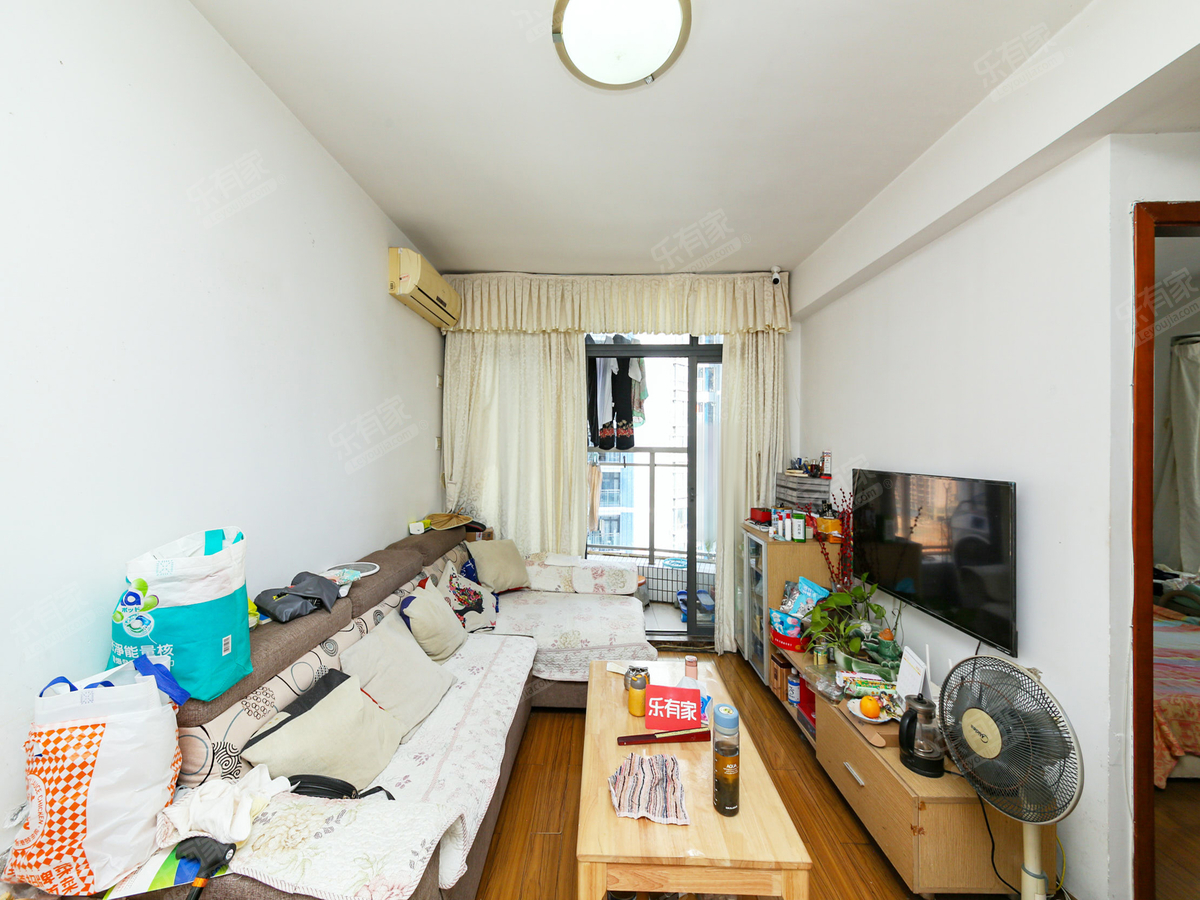 户型方正，通风采光佳，居家舒适