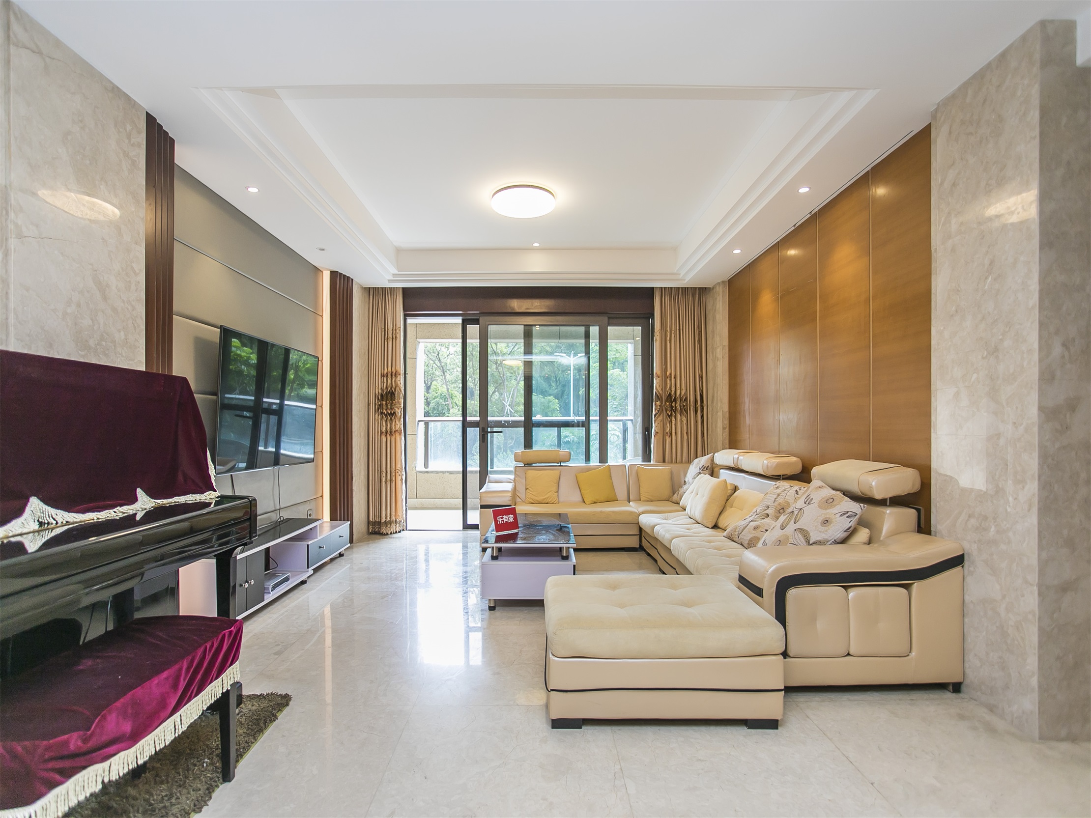 宝能公馆东南精装，生活配套齐全，交通便利，联系小区专家万继伟