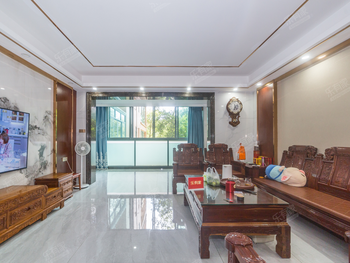 龙岗中心城豪宅小区，大社区环境绿化非常好