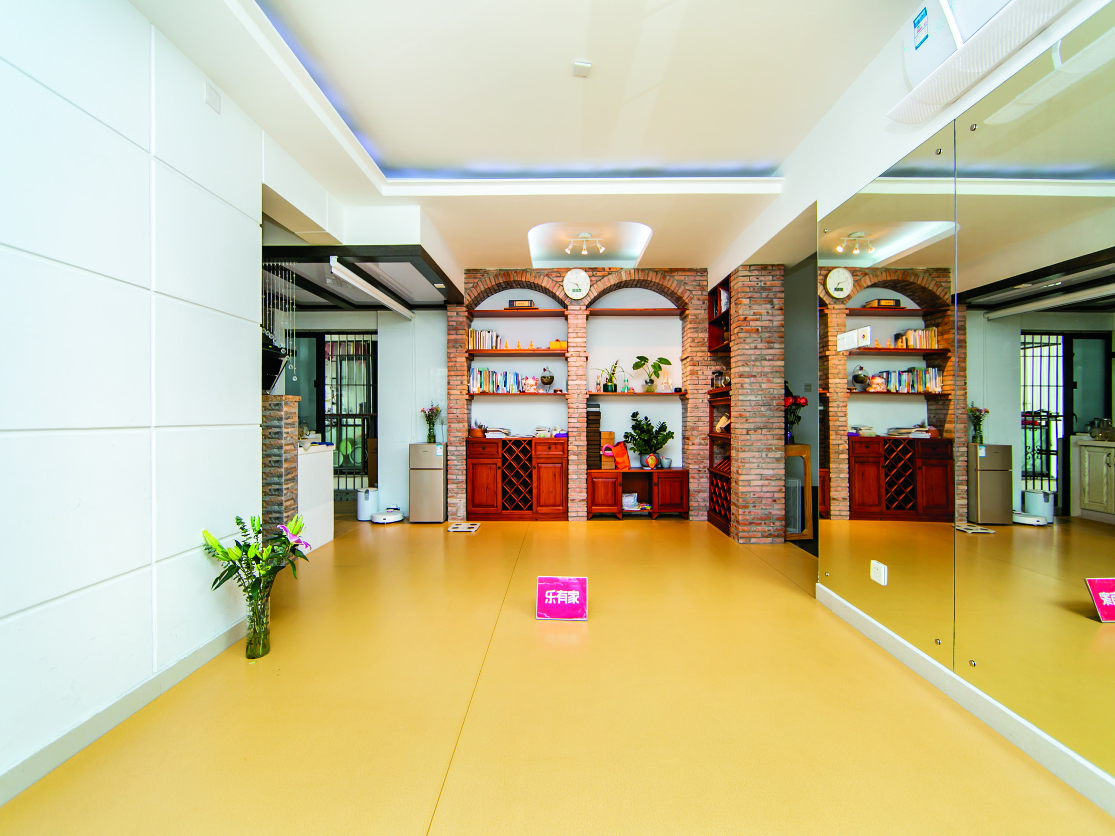 户型方正，客厅出阳台看小区花园，安静不吵-东莞香榭峰景苑二手房