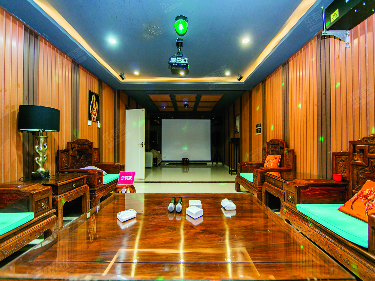 联排别墅，安静宜居，适合养老