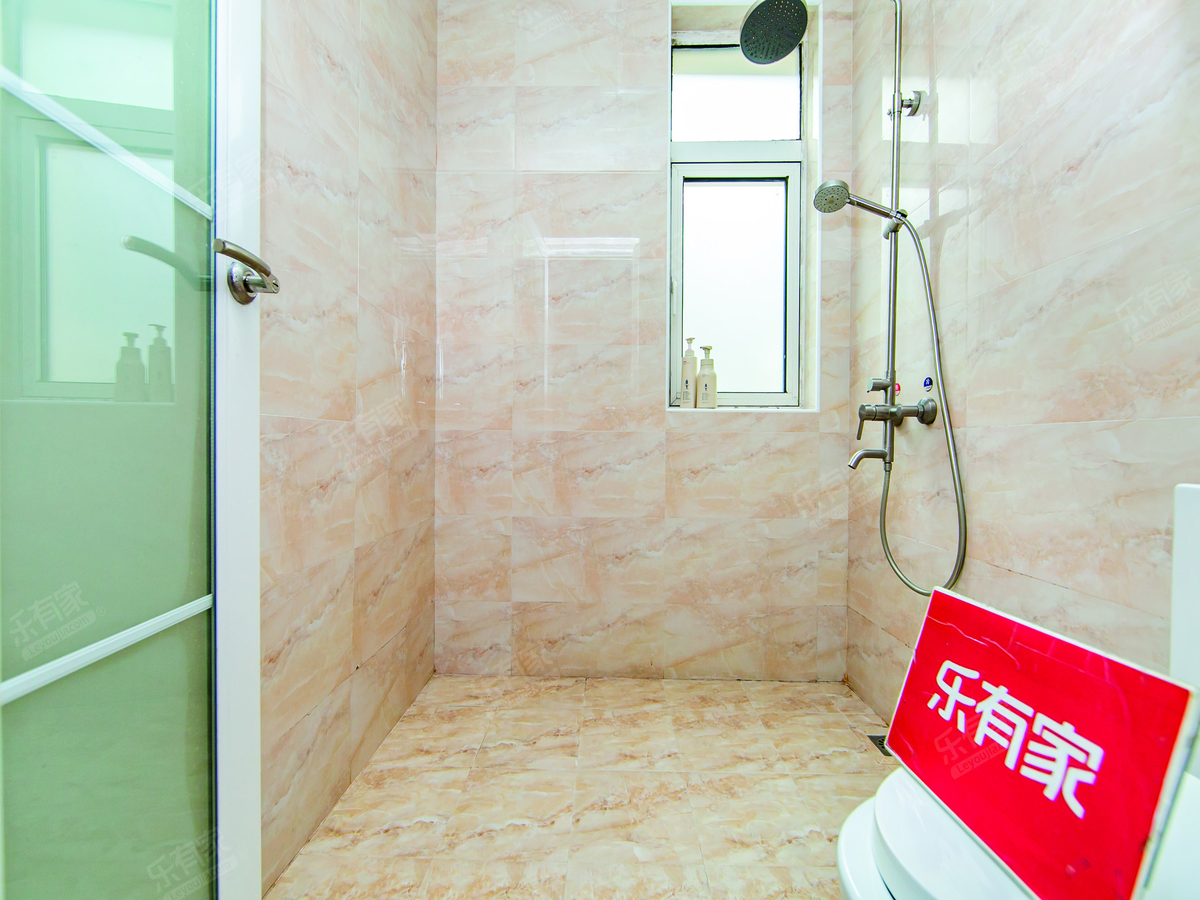 联排别墅，安静宜居，适合养老