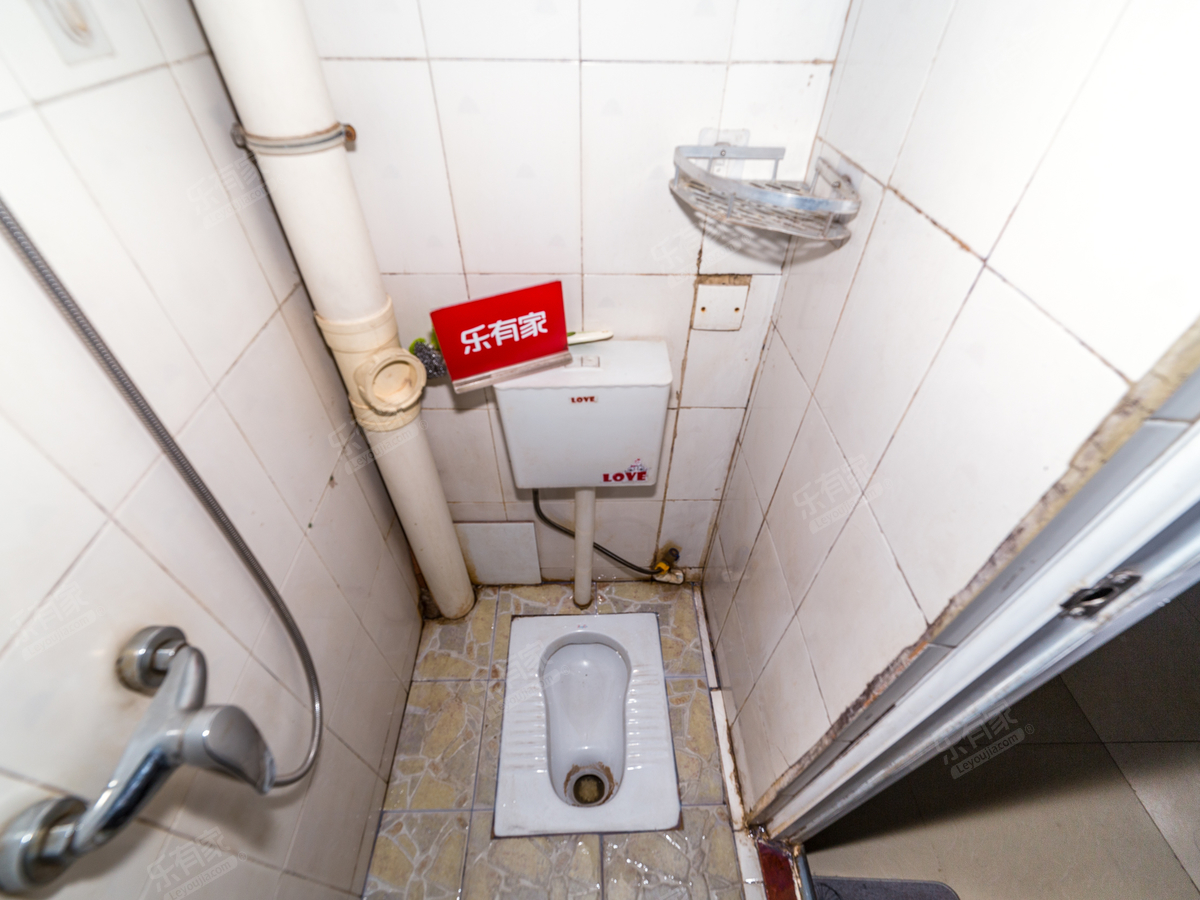 锦城星苑二期厕所-1