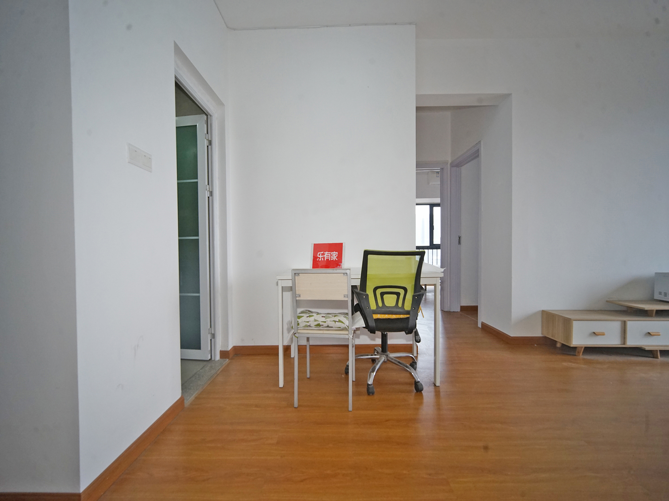 新华学府南向三房，总价酔优一套，产权优质税少