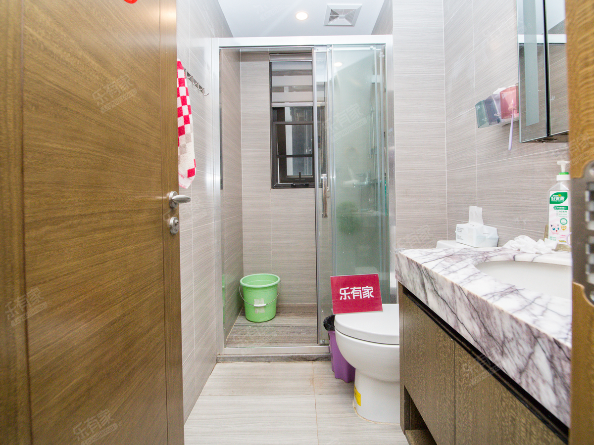 龙光玖龙台二期厕所-2