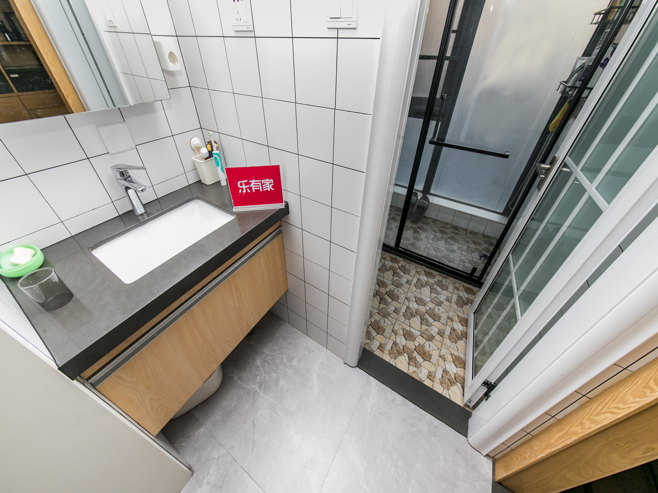 港铁天颂二期，方正户型，采光通风优，税费低，车位足，带花园，业主诚售，随时看房！