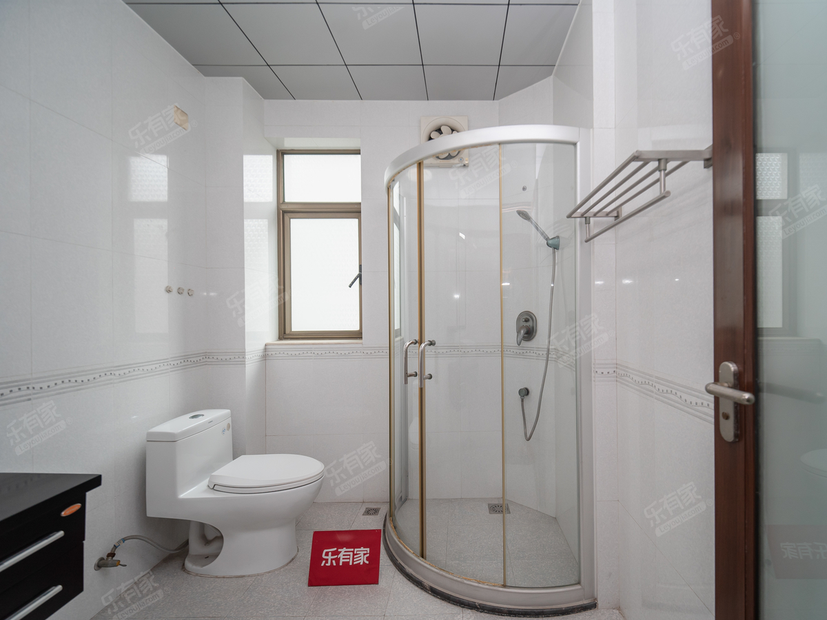 骏景湾豪庭厕所-2