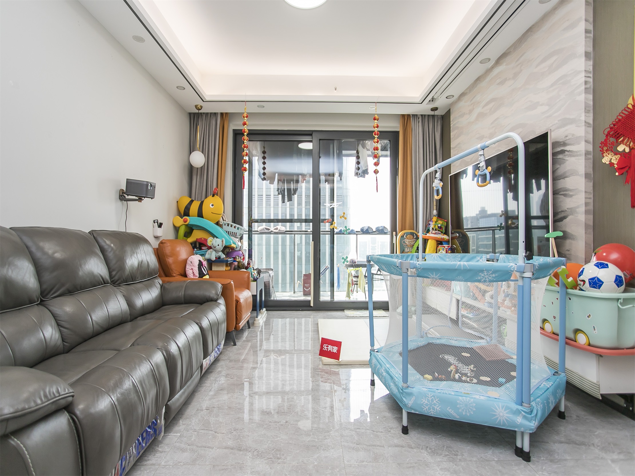 天健公馆，三居室，独立大阳台，采光视野良好，通透性强，诚售