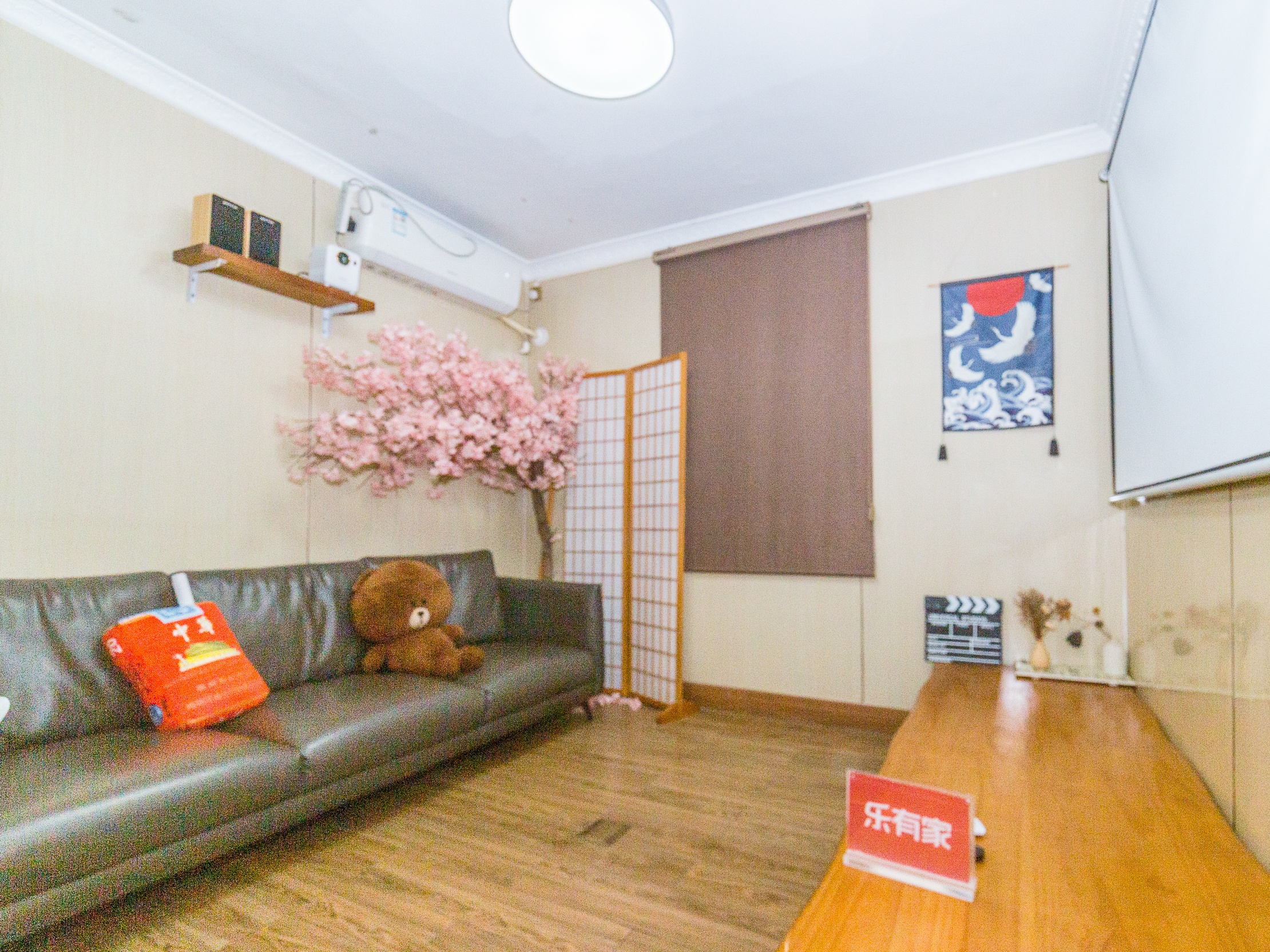 龙翔山庄 9房4厅4卫 305.32㎡