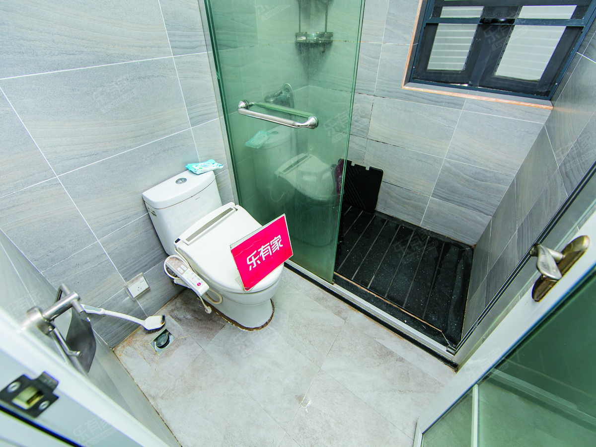 塘朗城广场（东区）厕所-1