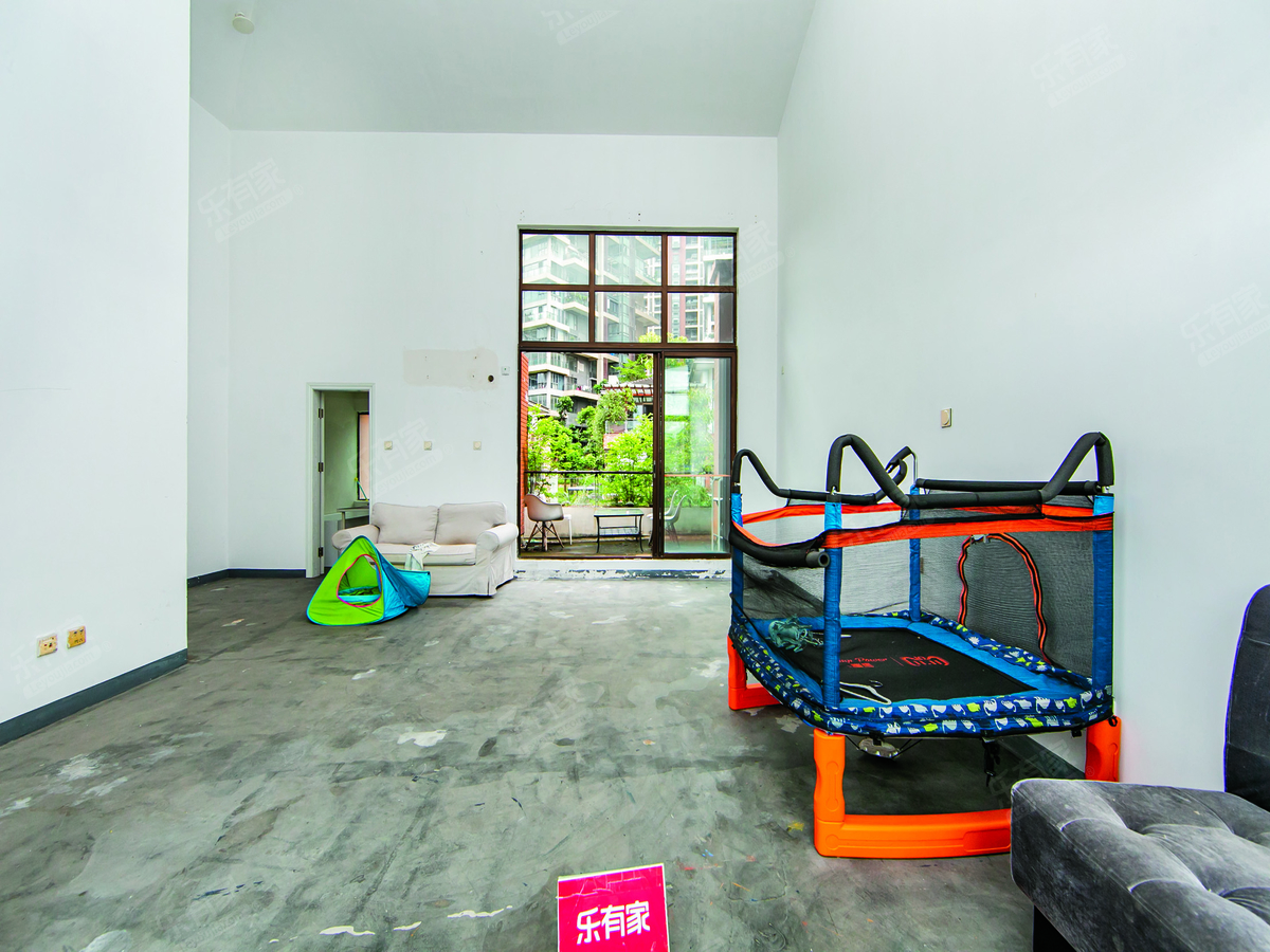 房子户型好，非常通风，使用率高，诚心出售。