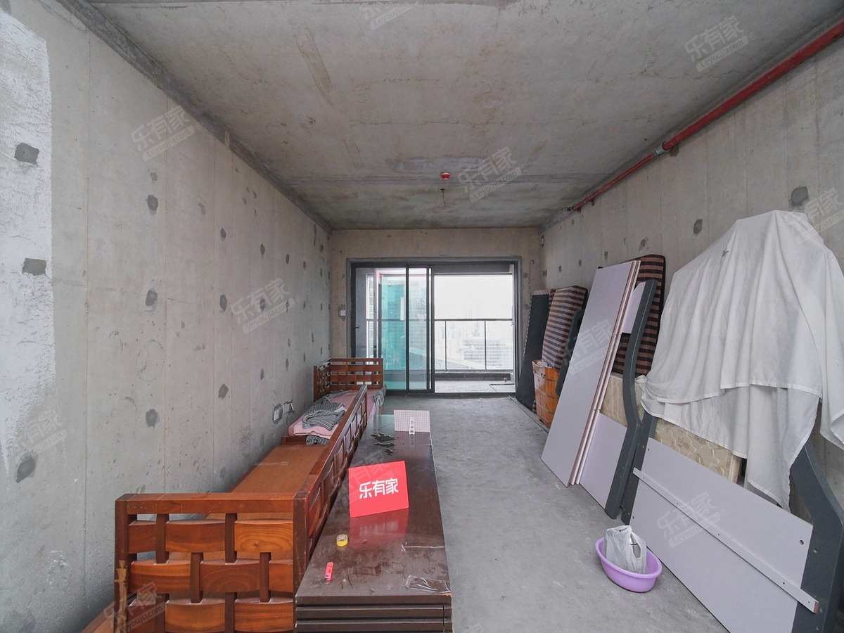 正规四房户型，靠近公园地铁，大阳台