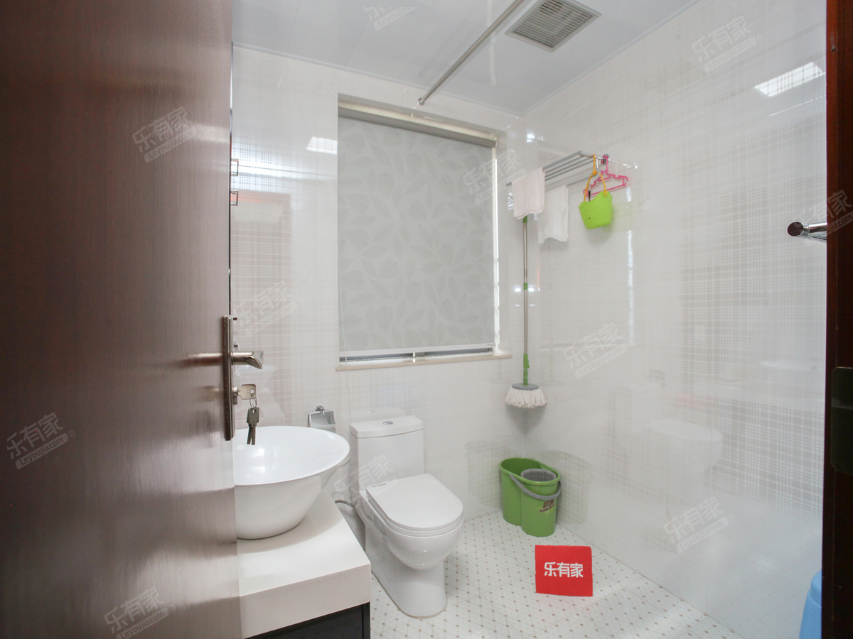 实用率高，阳光充足，视野开阔，居住舒适