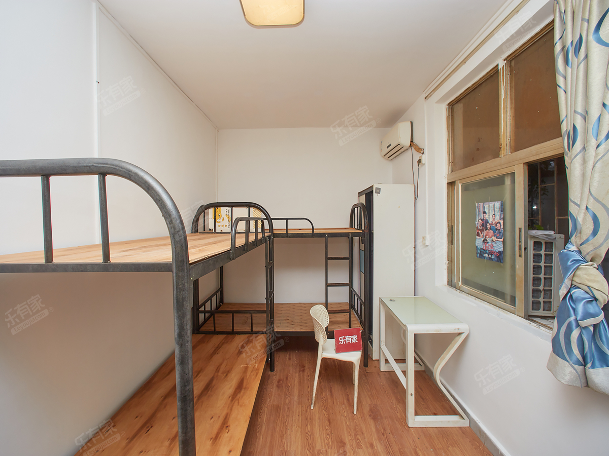 金众小区单价5W+左右，竹子林地铁口有改造空间