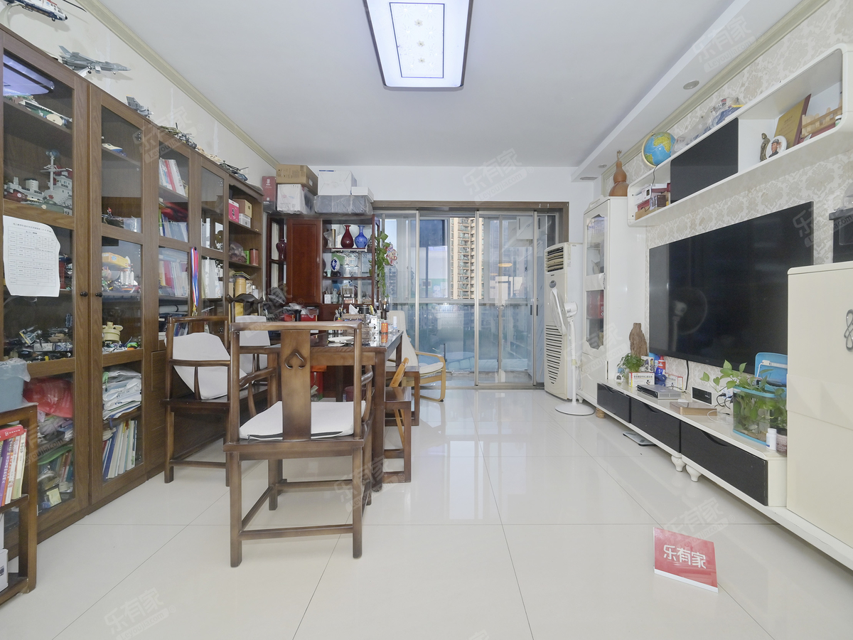 前海宝中双核心宝体旁精装大3房满五为一车位足急急急卖