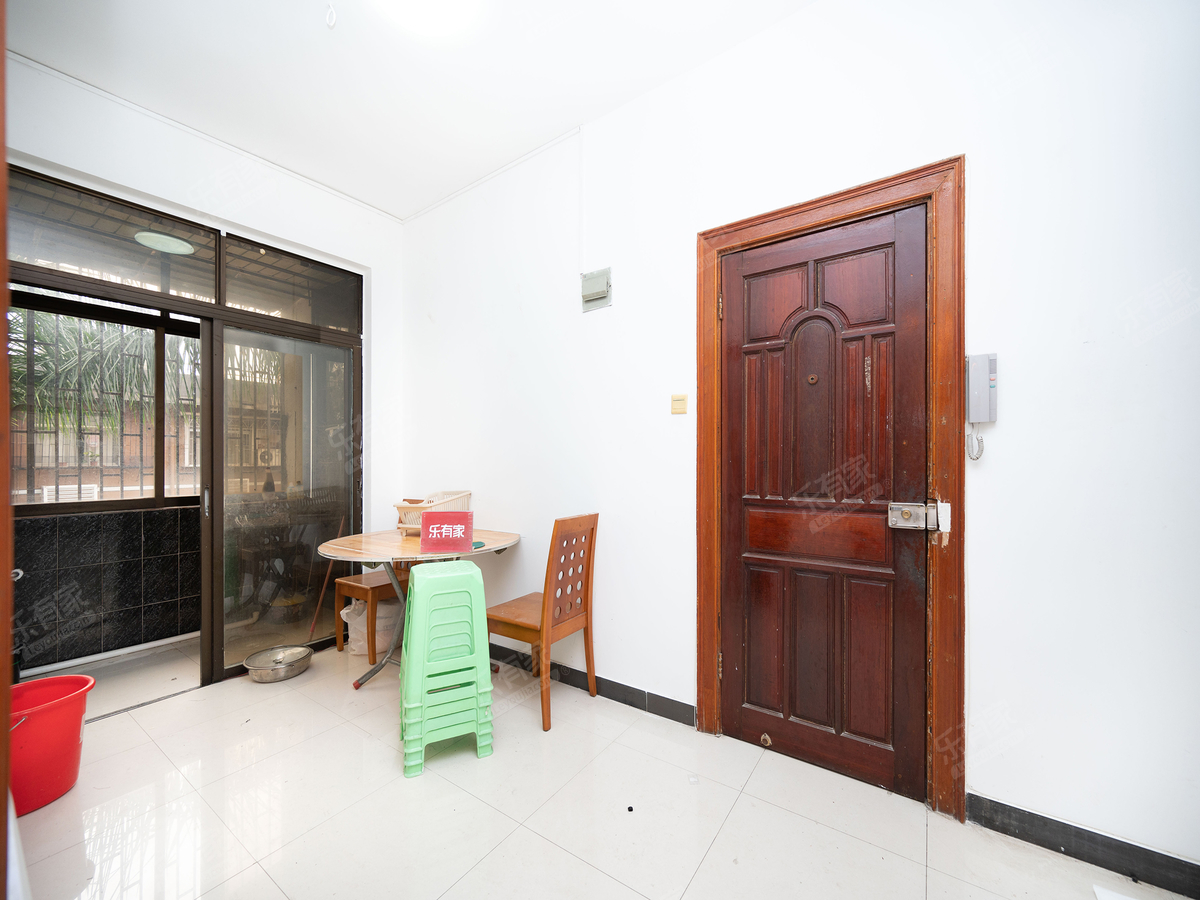 文锦渡关口海关三院 3房2厅1卫 79.91㎡