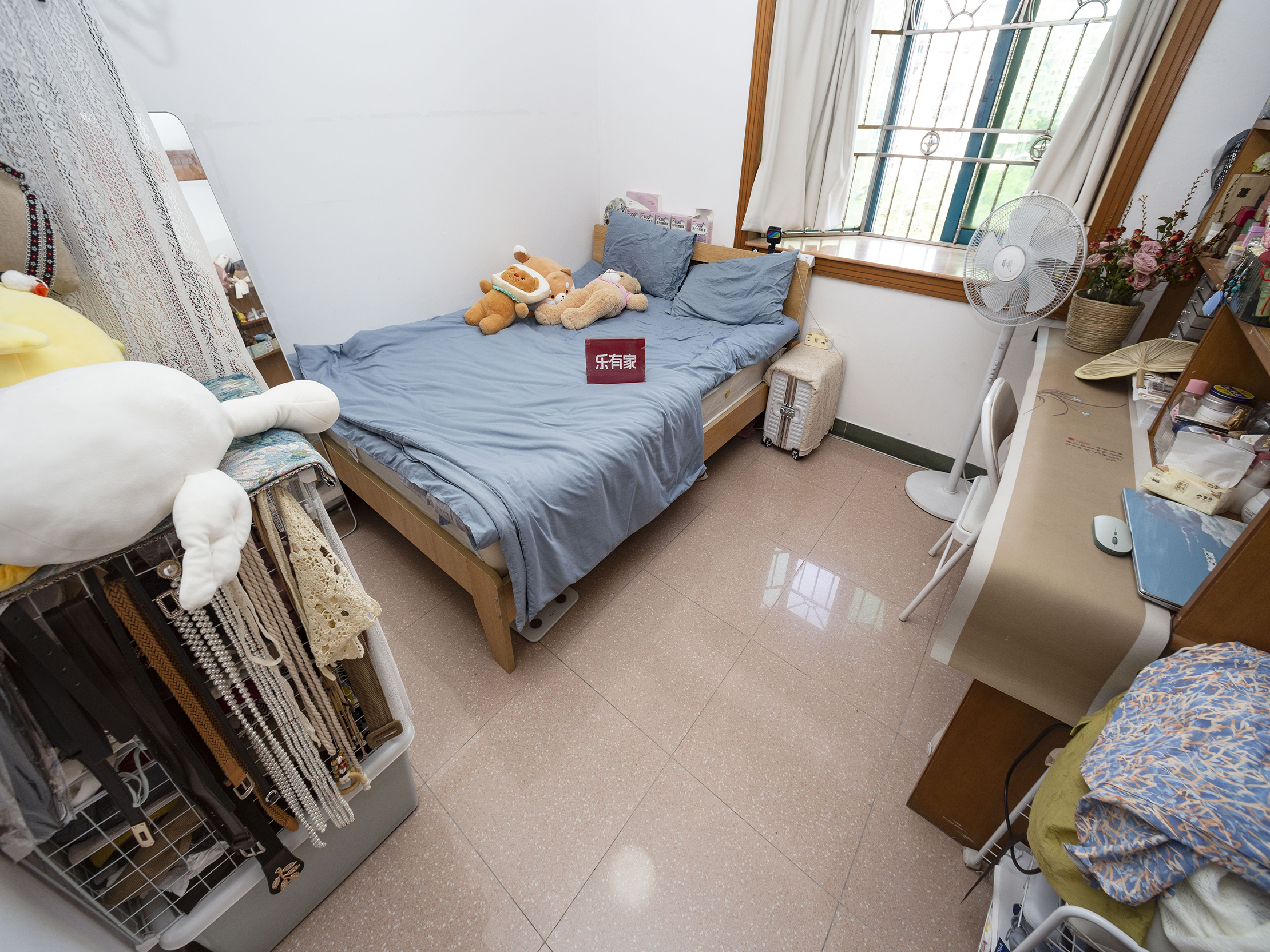 新亚洲广场，3房，业主诚心出售