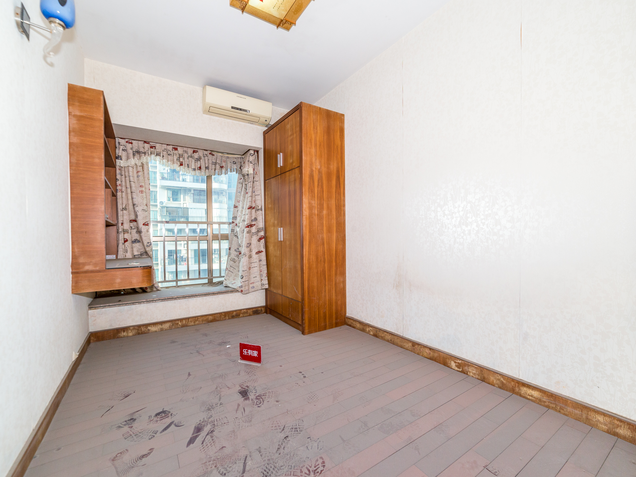 南联地铁口聚龙苑，精装大五房，开启理想生活