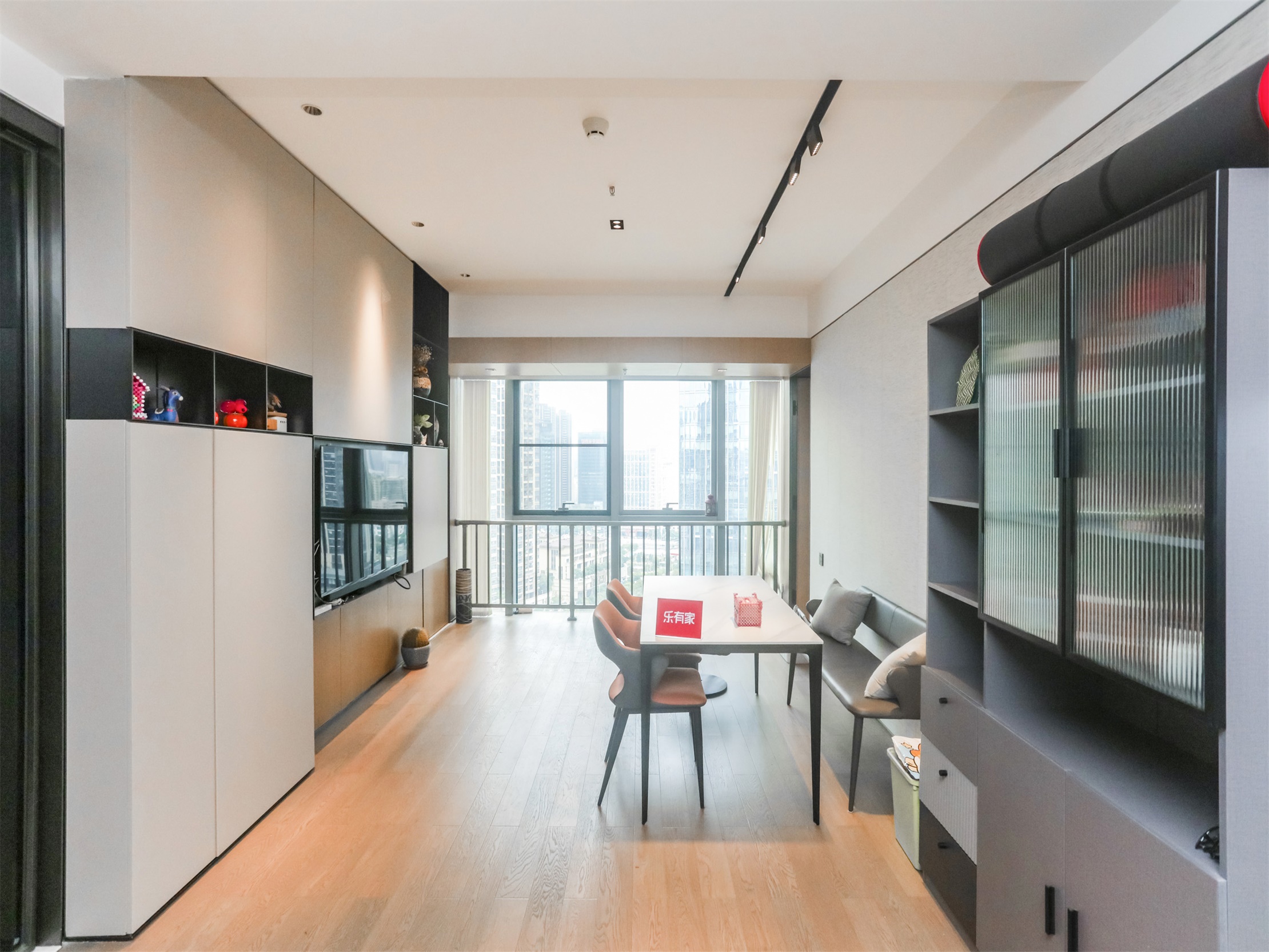 侨城北站壹号，通往香港便捷，品质高端住宅小区-深圳华侨城创想大厦二手房