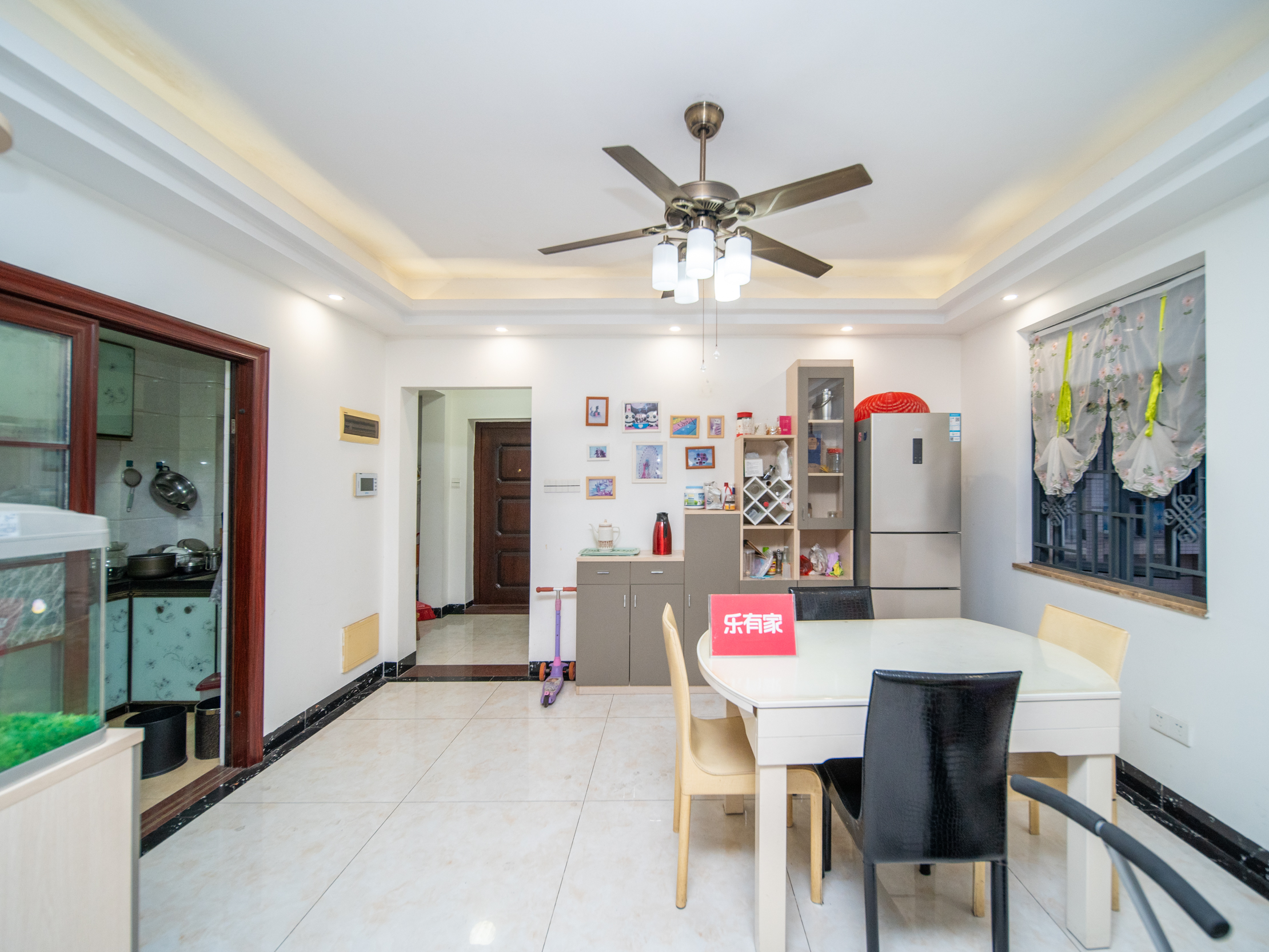 业主诚心出售，城市繁华地段，配套成熟，出入方便