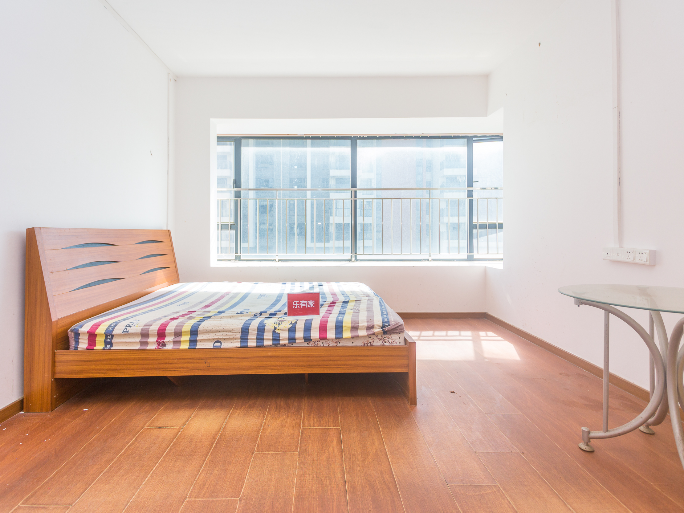 璐易豪庭精装修3房2卫家私电器齐全