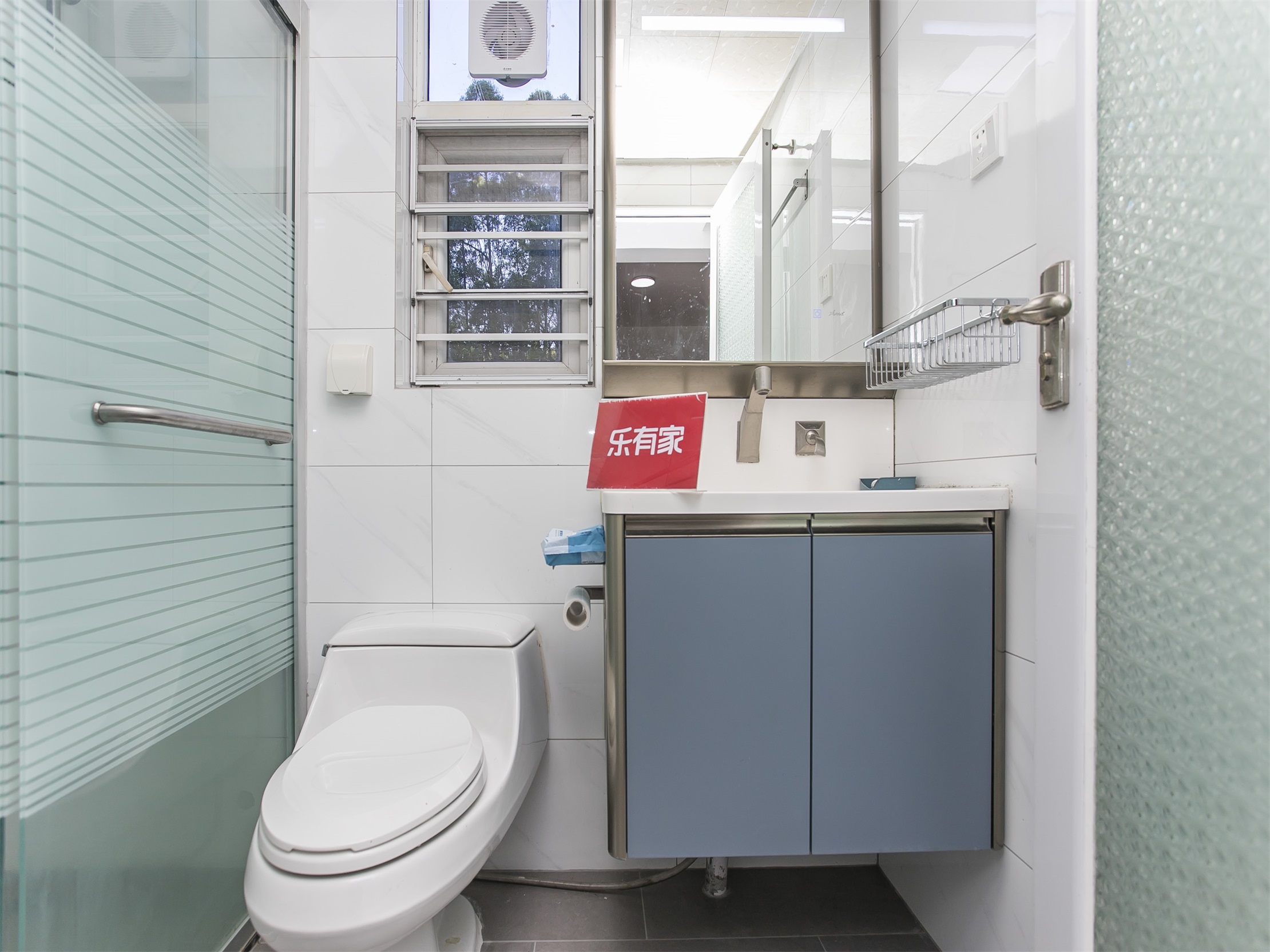 侨香村精致3房，使用率高，配套齐全，地铁口物业，侨外