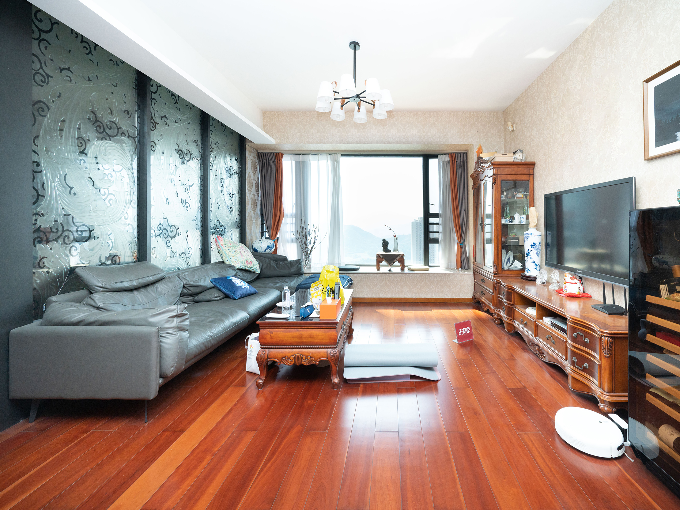 幸福里，别称叫华润二期，坐落于罗湖宝安南路*88*号，万象城