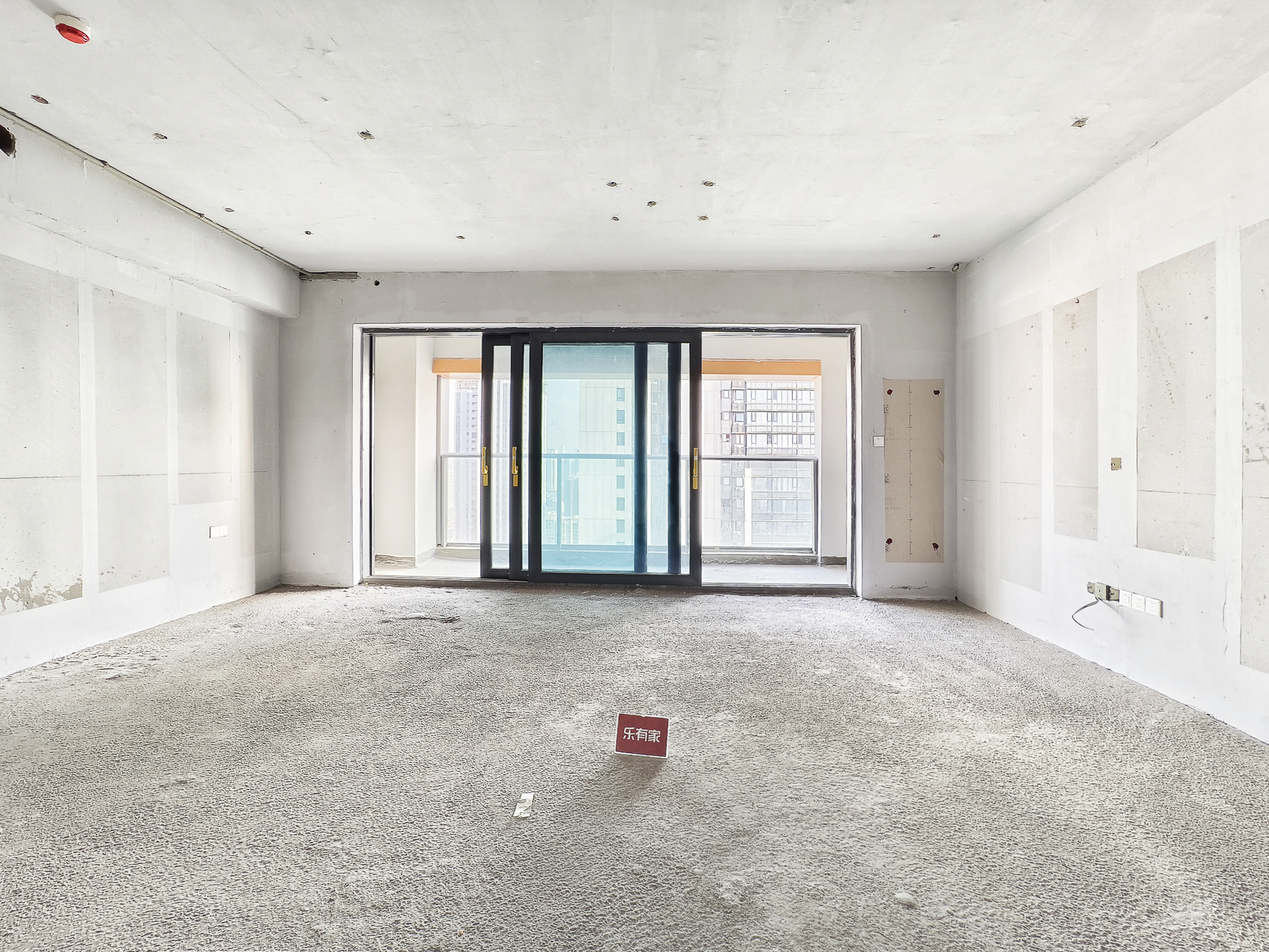 楼下双地铁口近大悦城商圈，大客厅高楼层视野好，固定车位-深圳万科大都会家园二手房