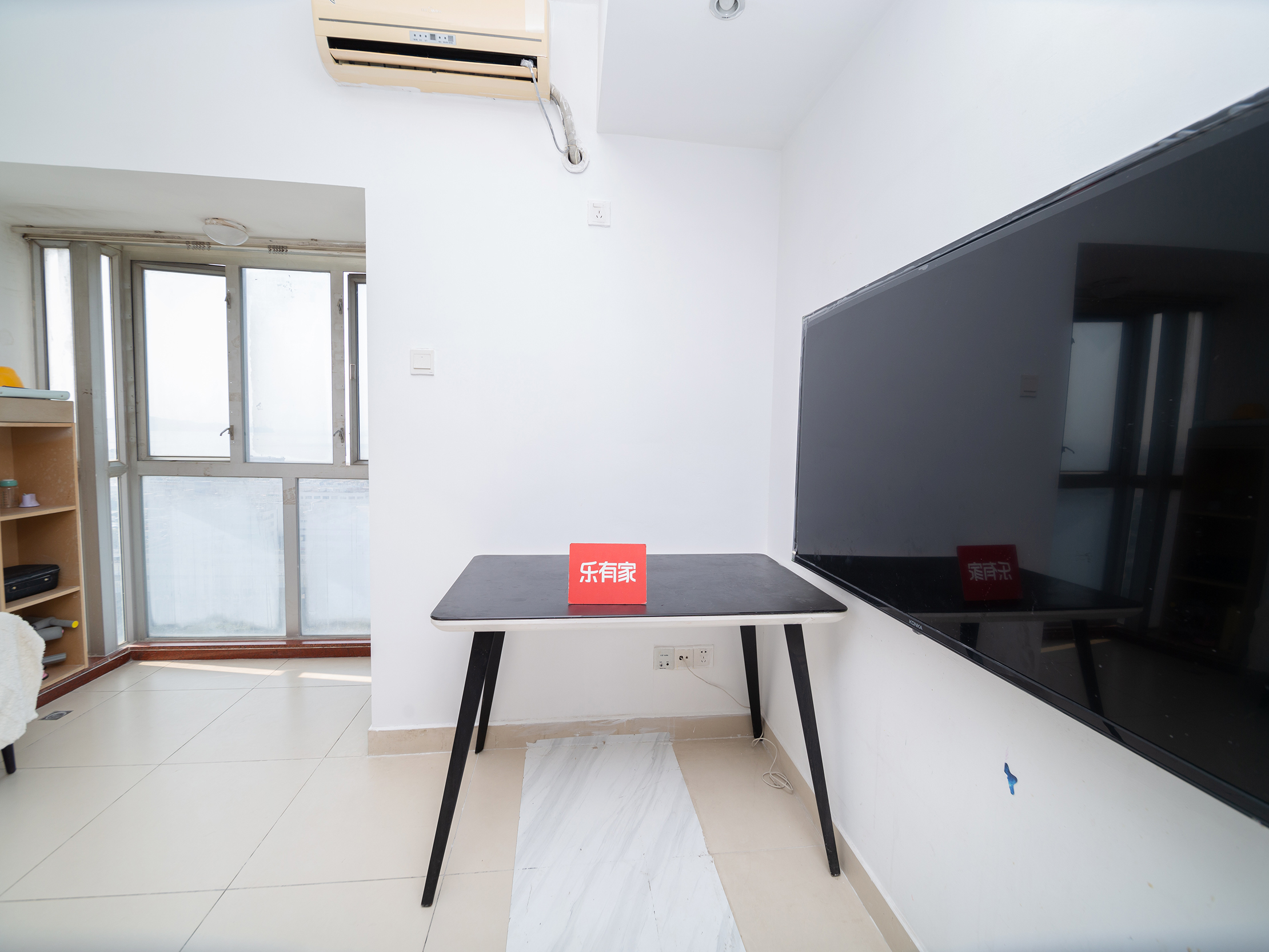 老业主了，小区难得端头户型，急卖的，户型很不错得海景房