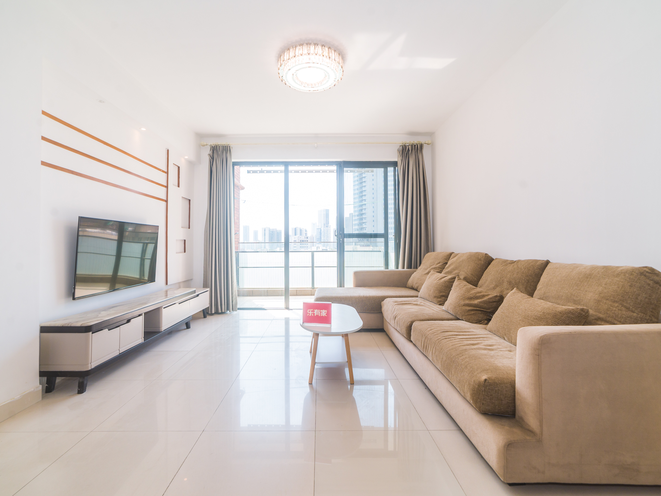 蛇口花园大社区，旁边有育才二小二中，楼下地铁口和四海公园-深圳花园城三期二手房