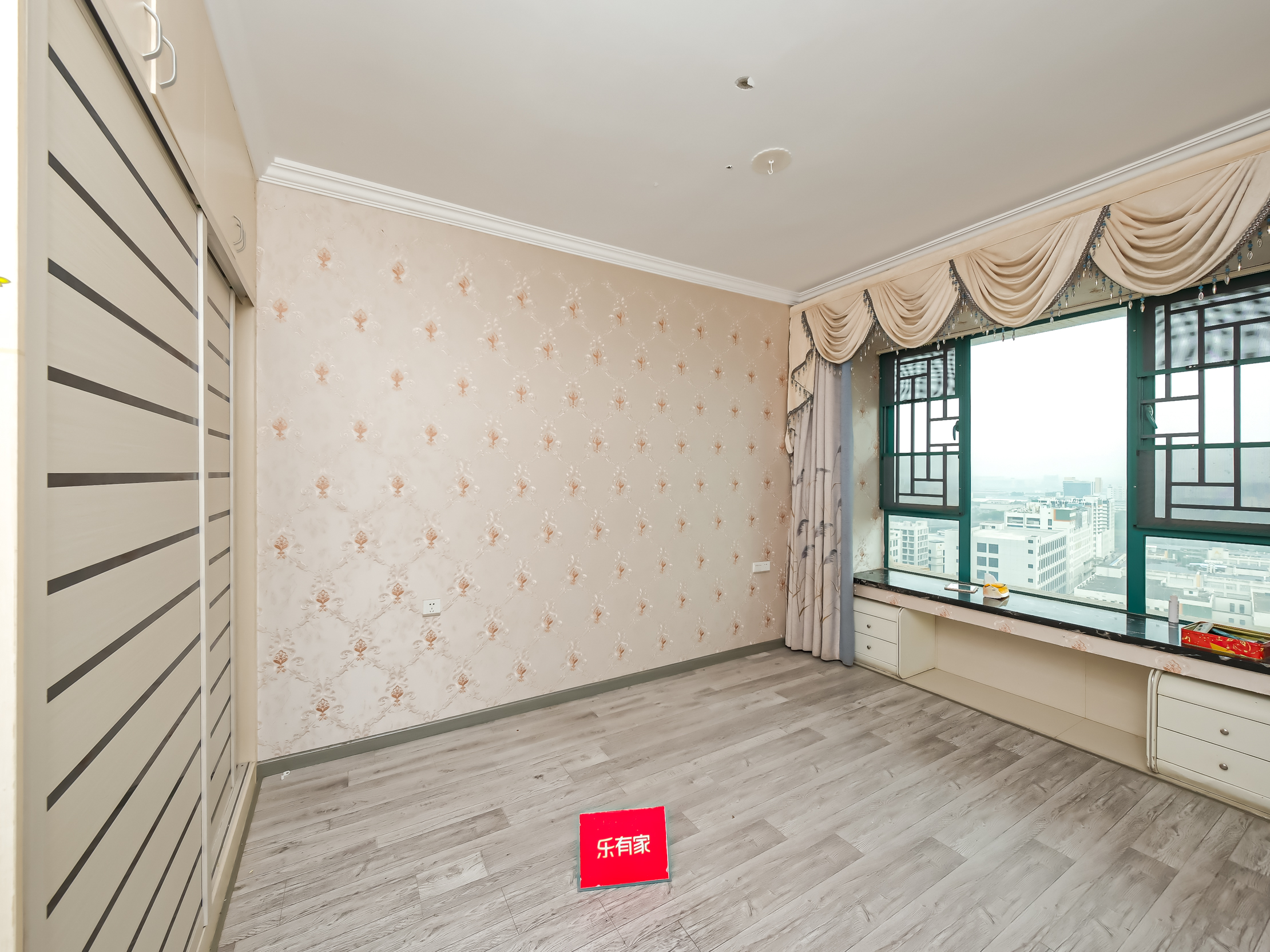 火炬开发区精装四房