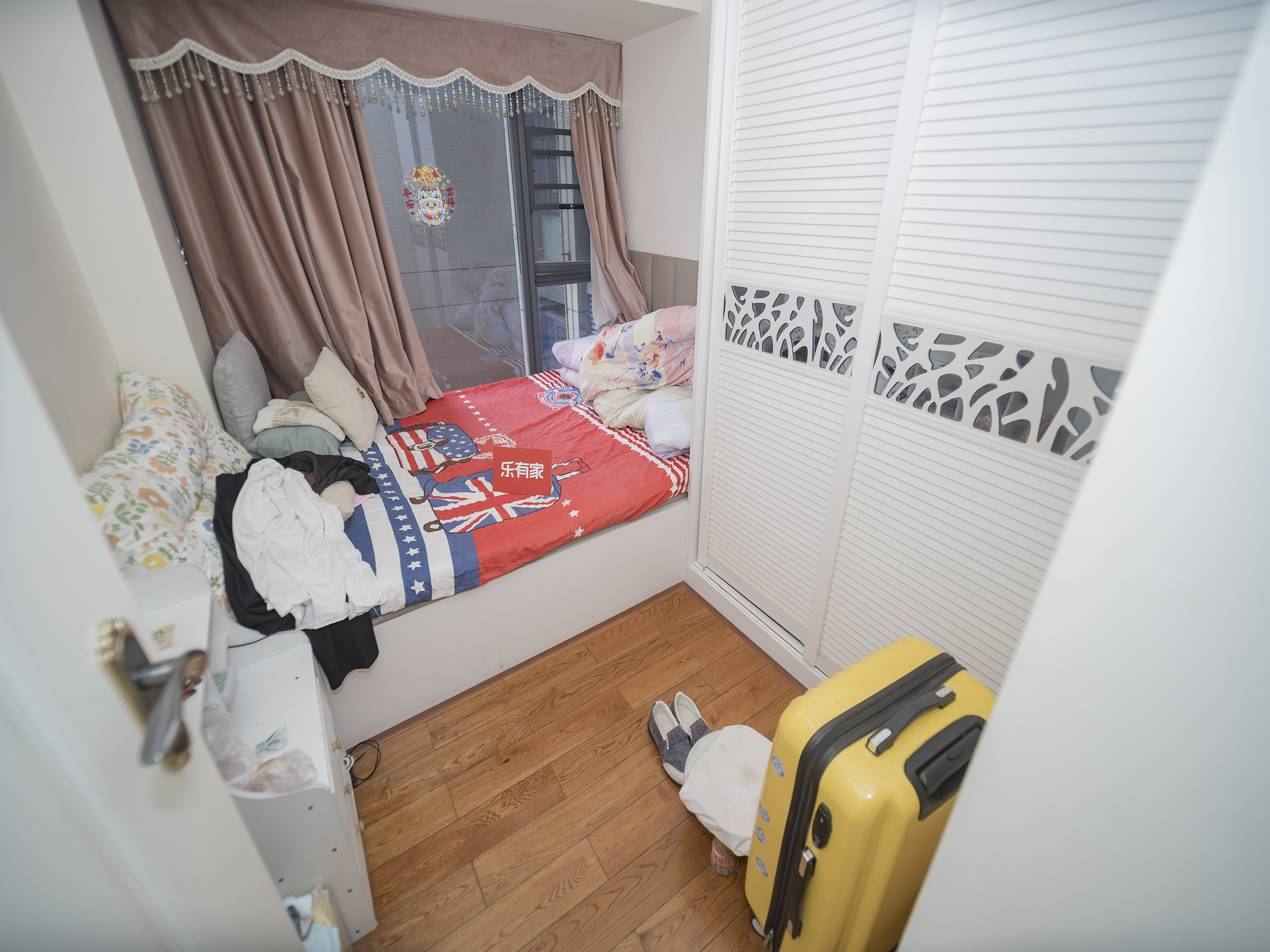 东南向4房，精装修，采光通风好，户型方正