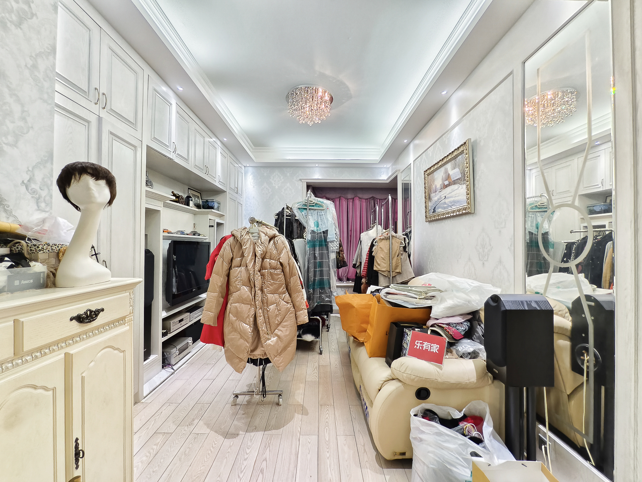 鸿景园 9房2厅5卫 358.41㎡