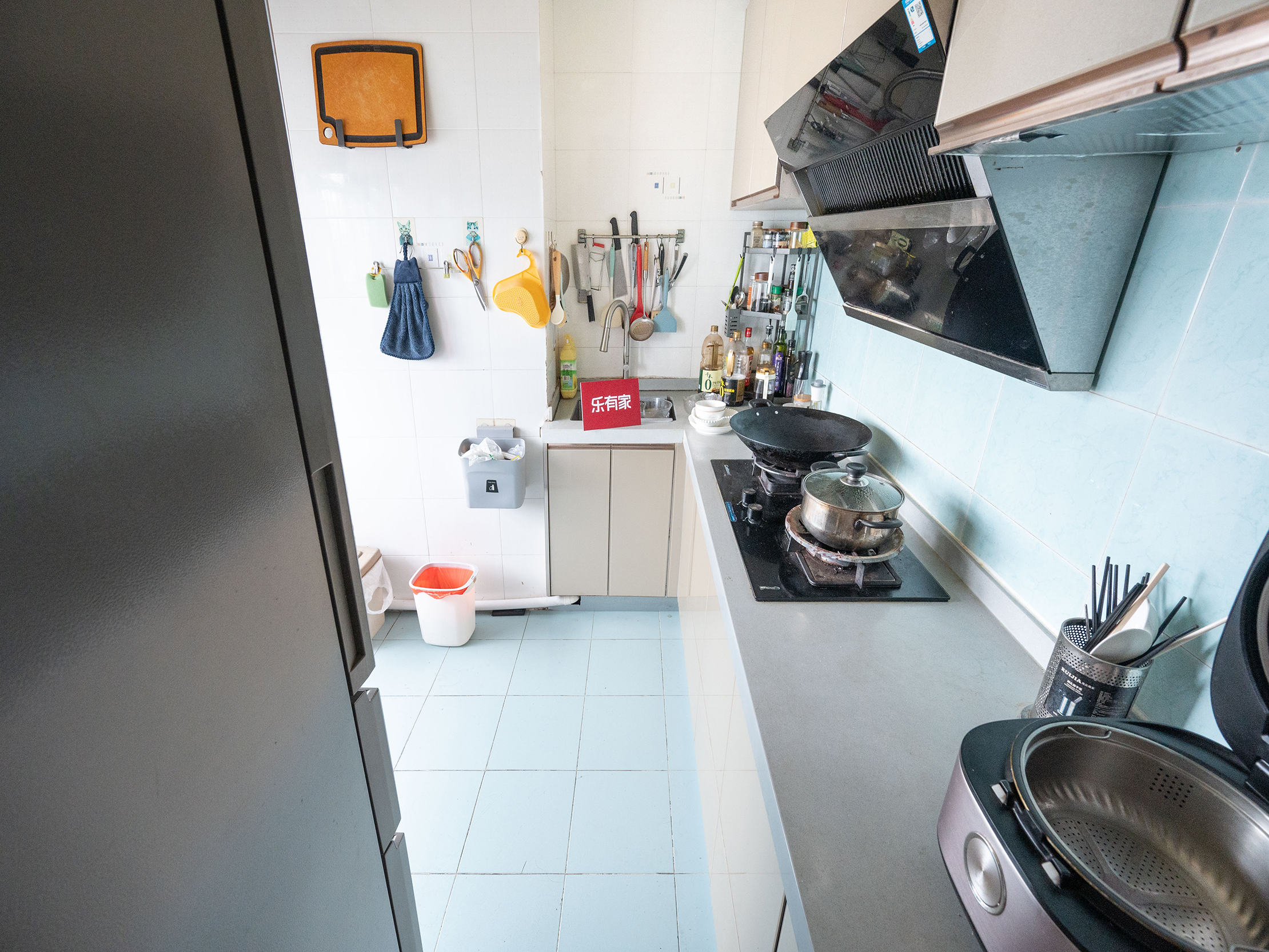 湖景大厦 3房2厅1卫 99㎡