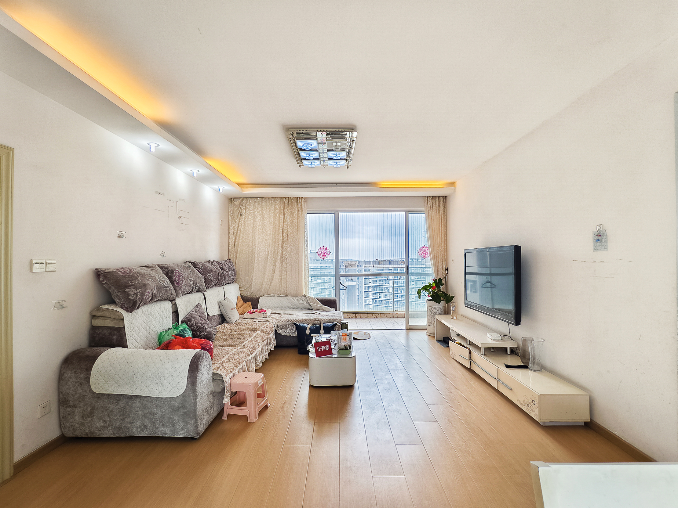 绿海名苑 东南 精装 4室 2厅 79.24m²