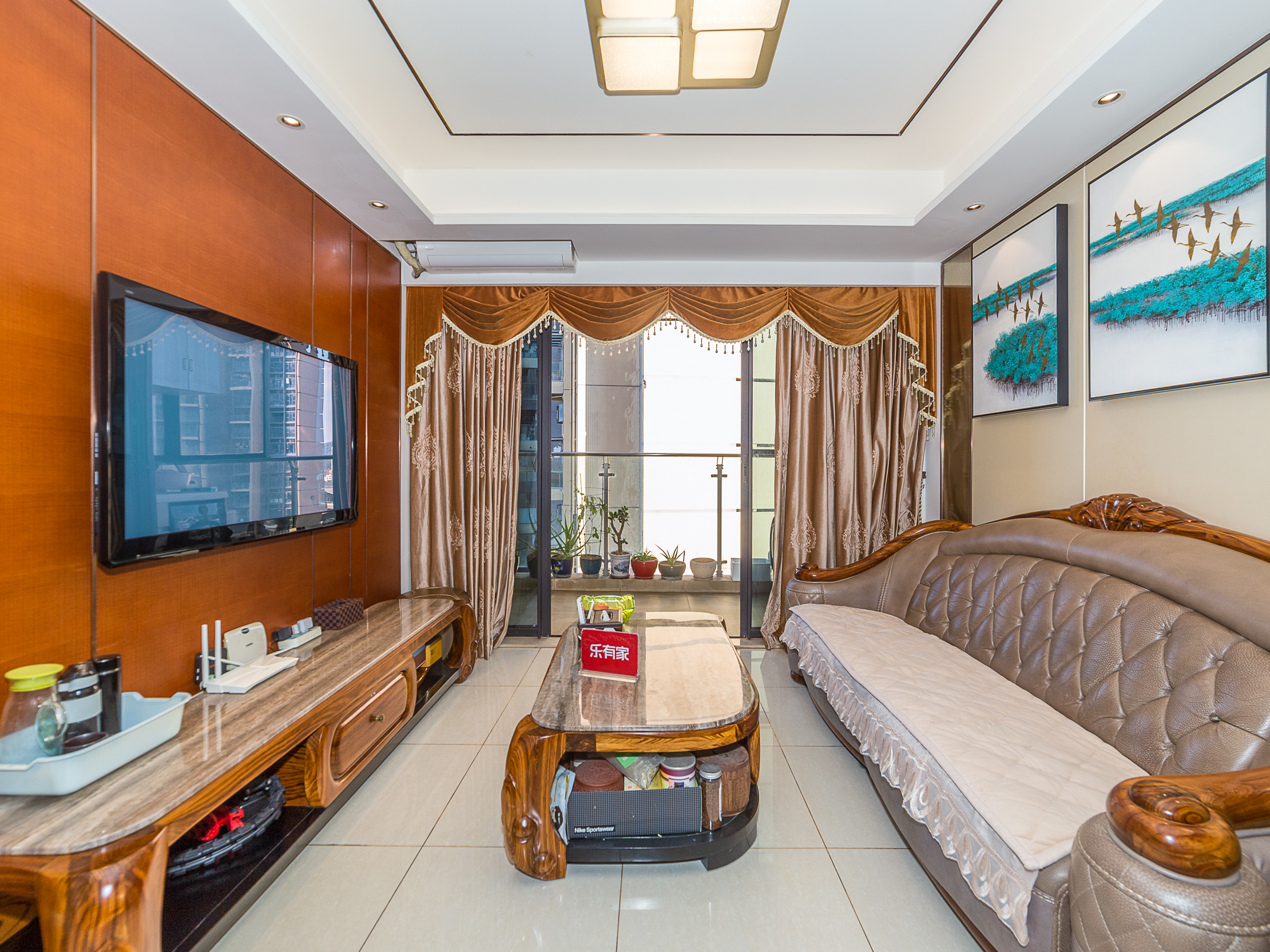 大运枢纽站，颐安都会大2房，厅出阳台。联系楼下分行看房