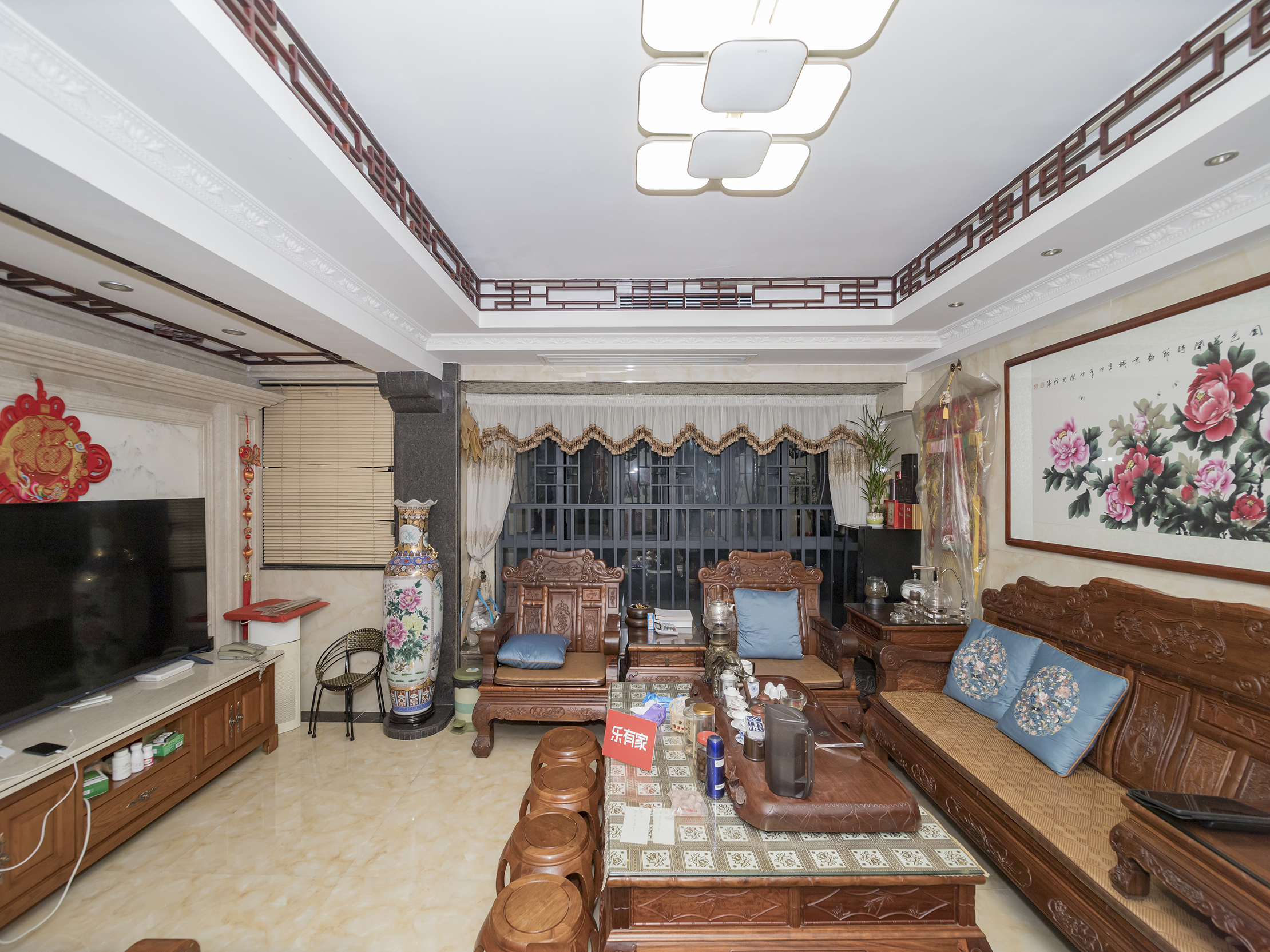 地铁口，大露台，业主自住换房，已经锁定区域，诚心卖