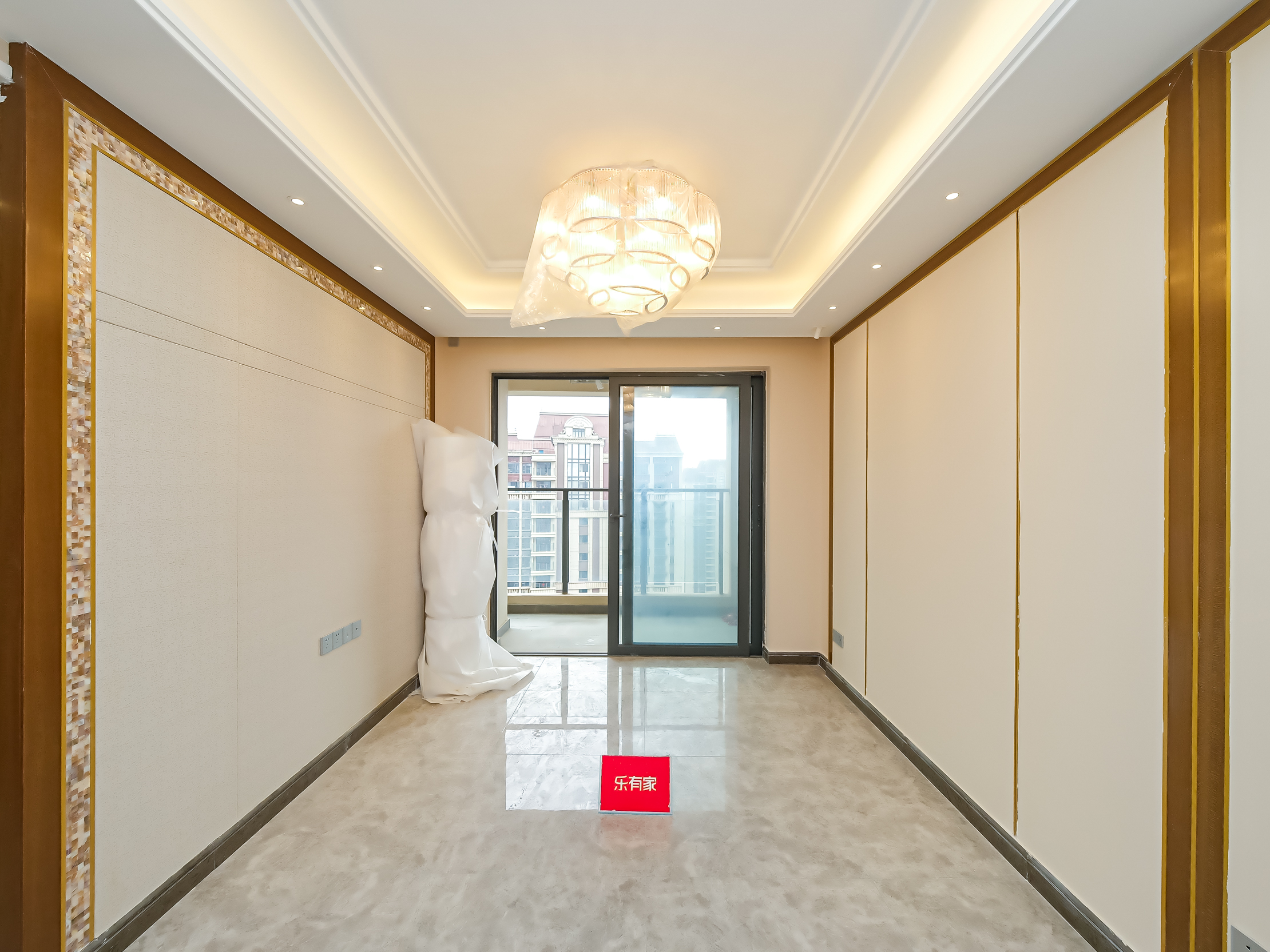 精装3室2厅住宅，建筑面积达85.29㎡，朝向南