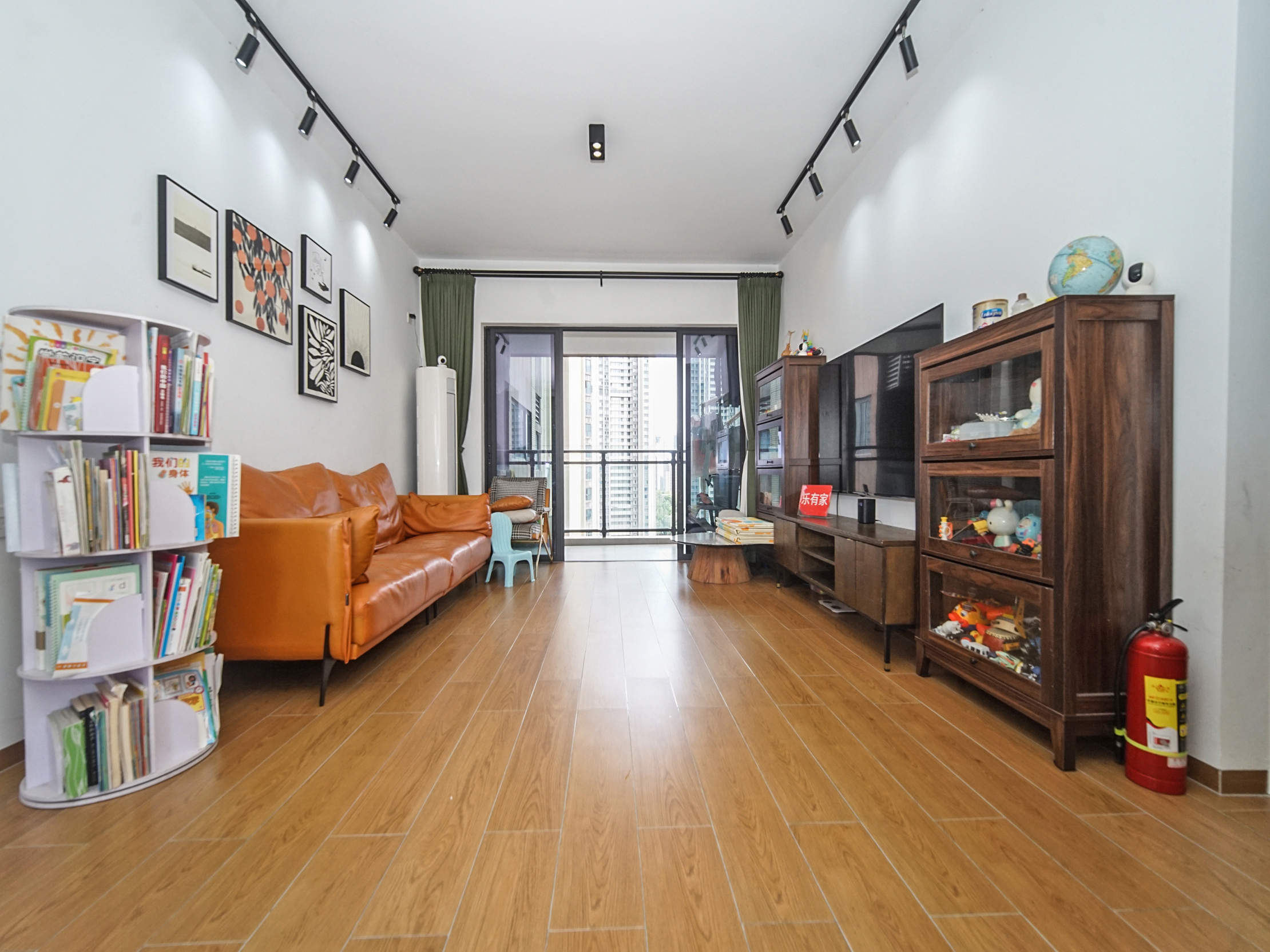 华盛观荟在售性价比非常高4房，装修新，非常通风，业主诚心-深圳华盛观荟名庭二手房