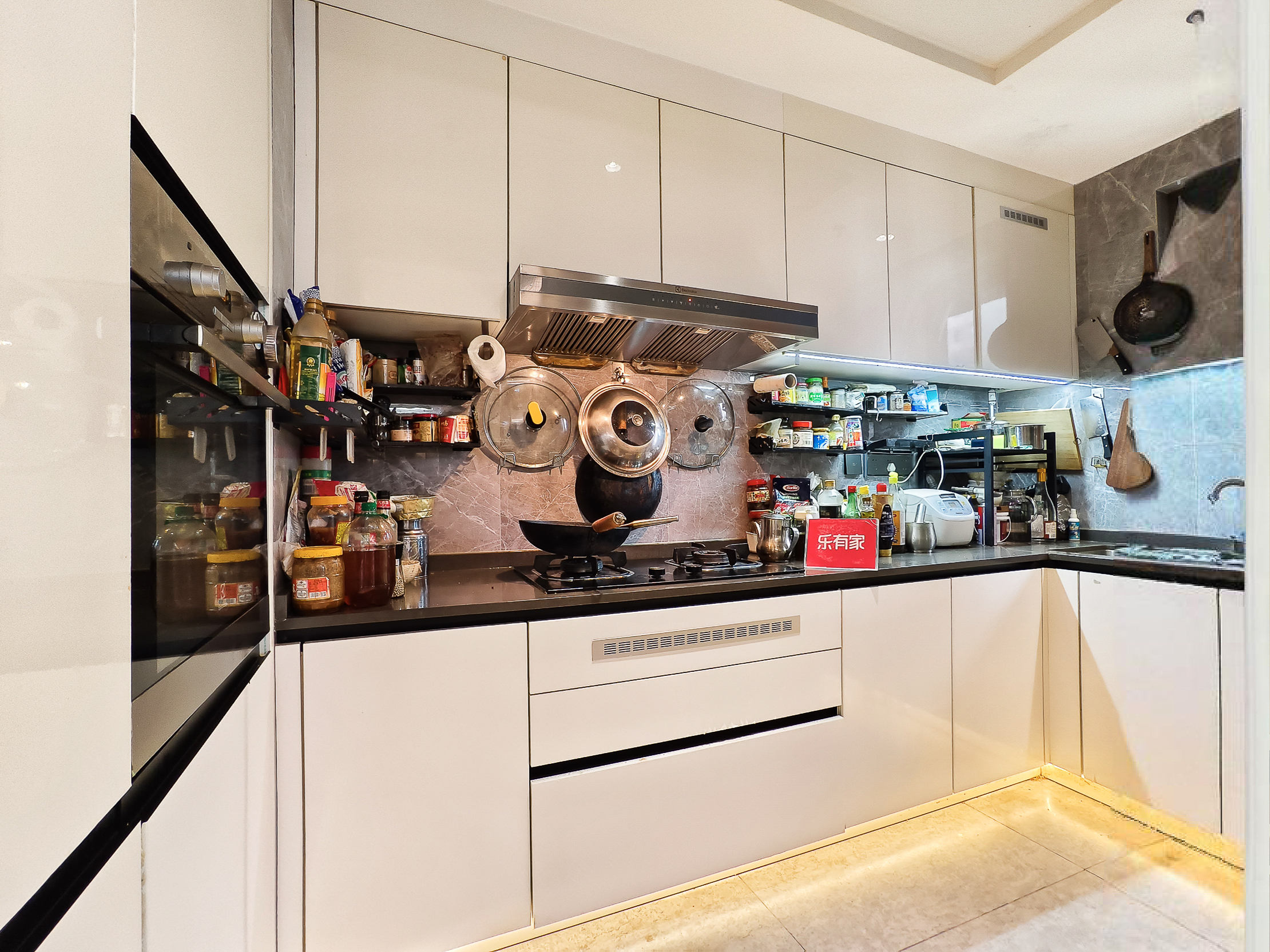 22年次新小区地铁口招商臻府南北精装5室2厅154.92m²