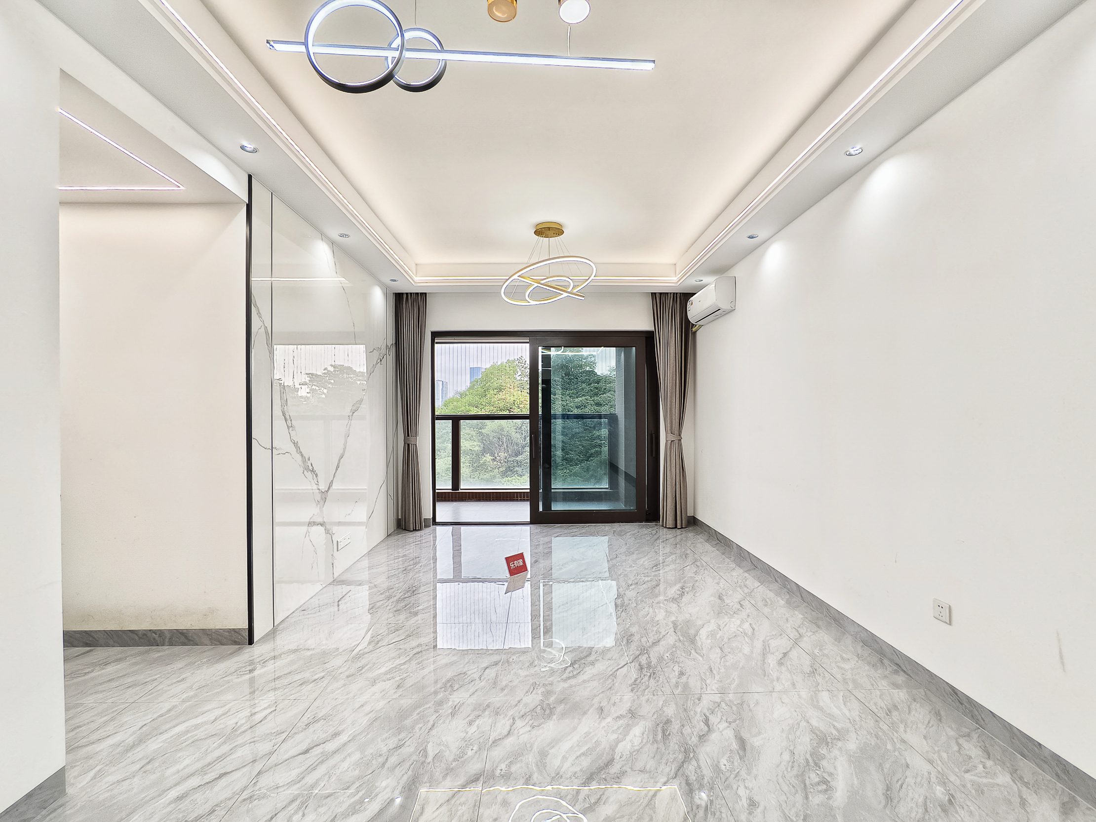 尖岗山壹号花园南精装3室2厅89.2m²